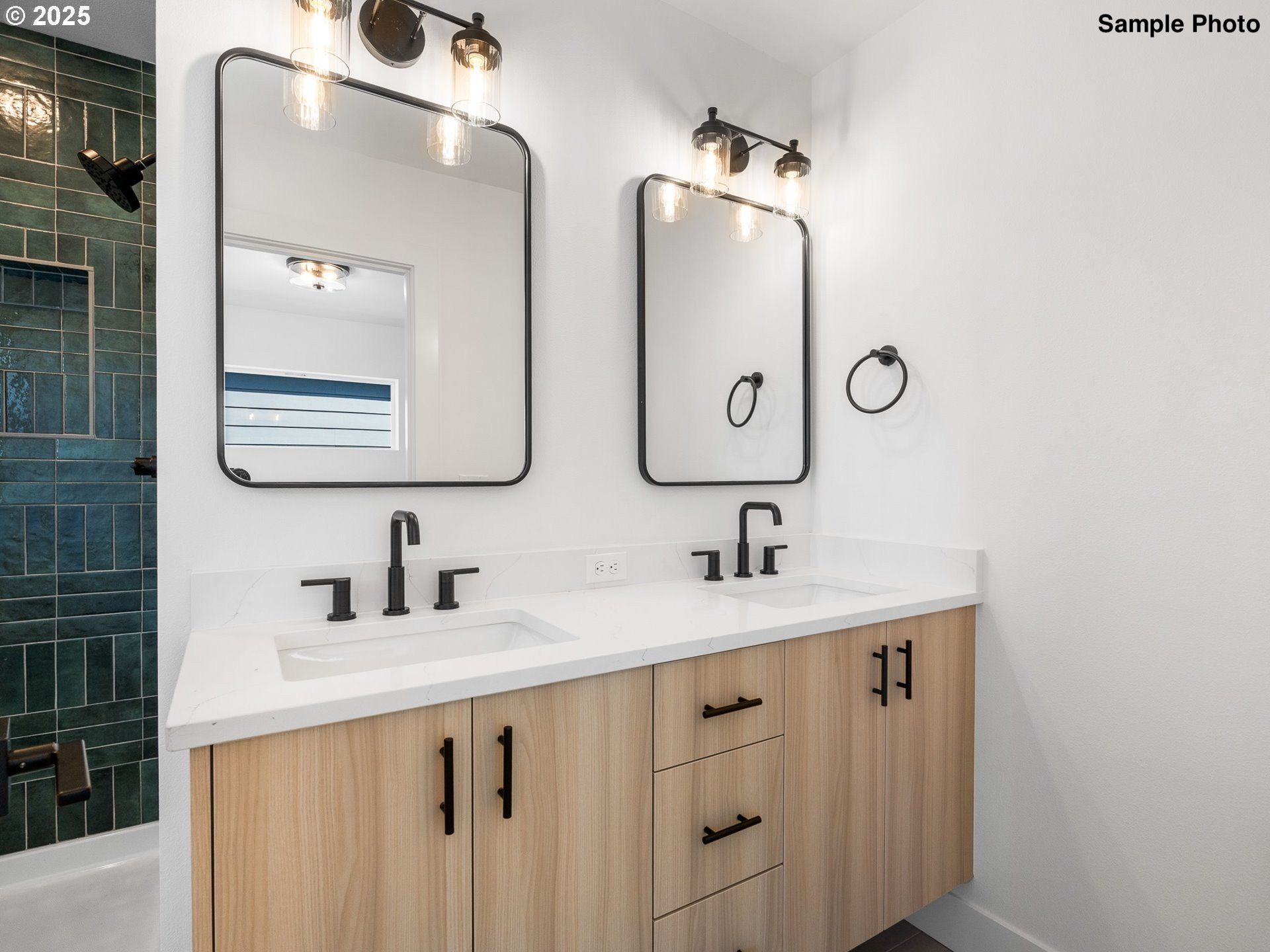 4376 Ne Going St. Portland, OR 97218