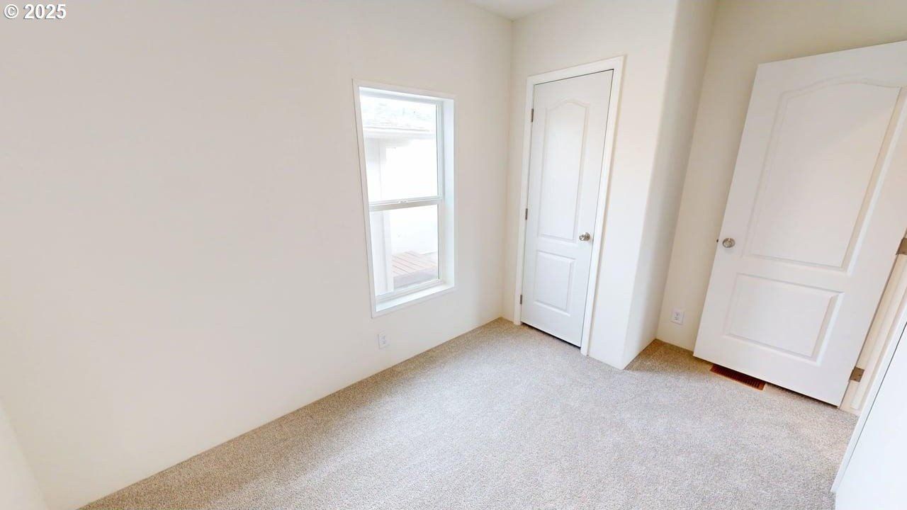 94120 Strahan St Unit 15. Gold Beach, OR 97444