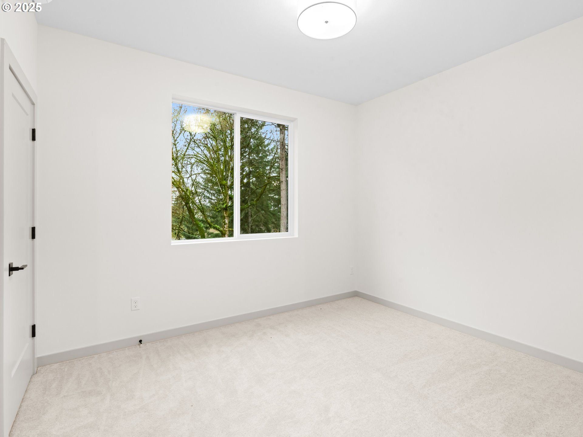 5213 Sw Vacuna St. Portland, OR 97219