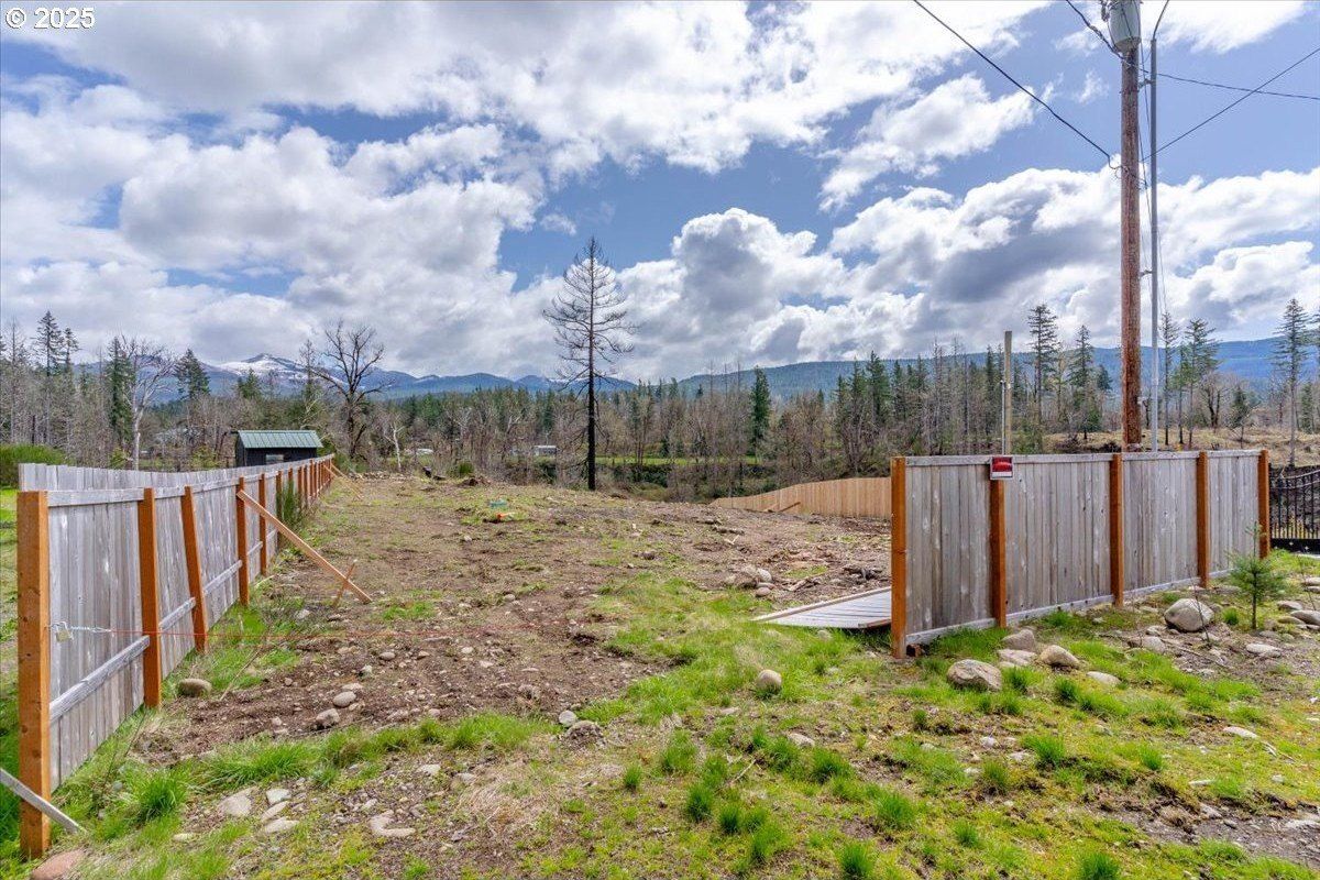 241 Dogwood Dr. Gates, OR 97346