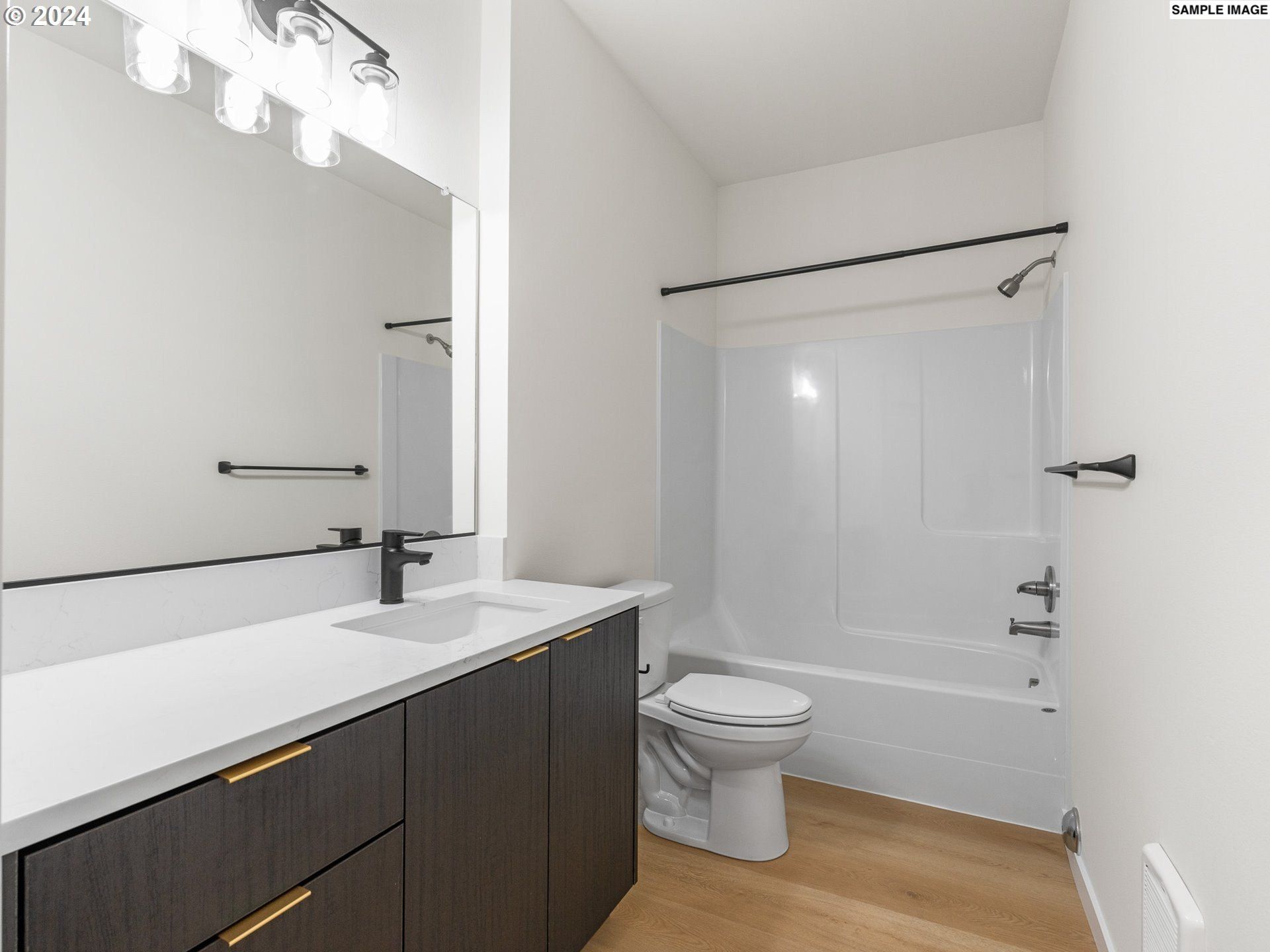 10985 E Burnside St Unit 12. Portland, OR 97216