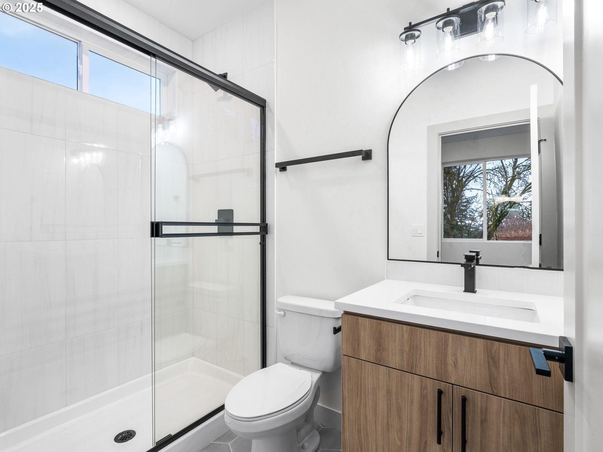 5211 Sw Vacuna St. Portland, OR 97219