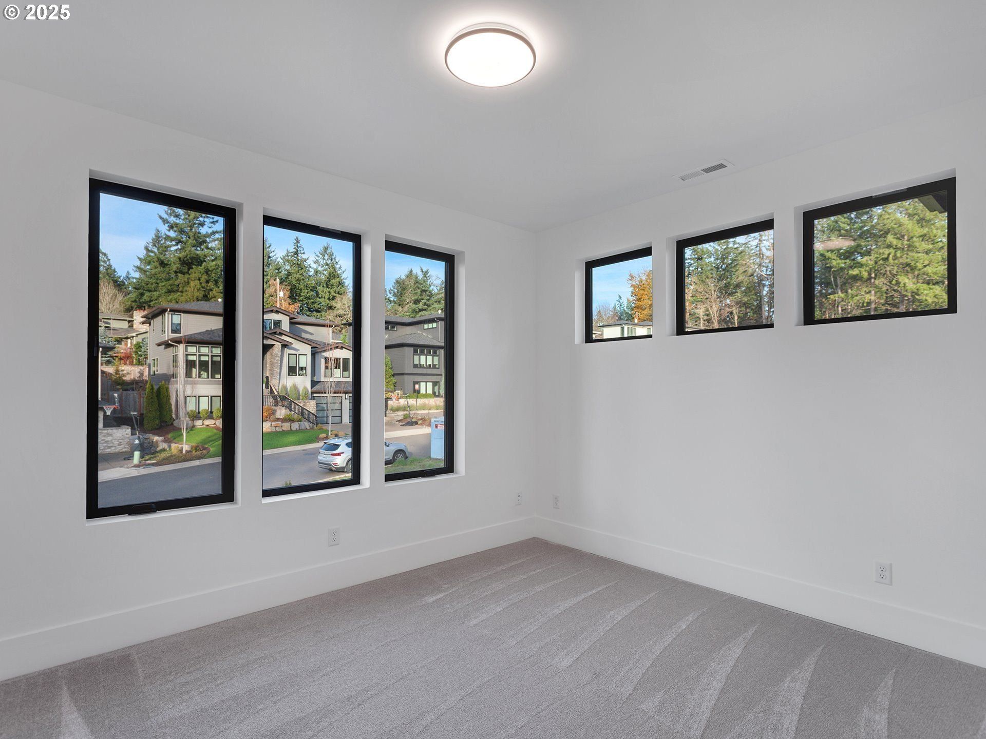 5010 Park Bluff Pl. Lake Oswego, OR 97035