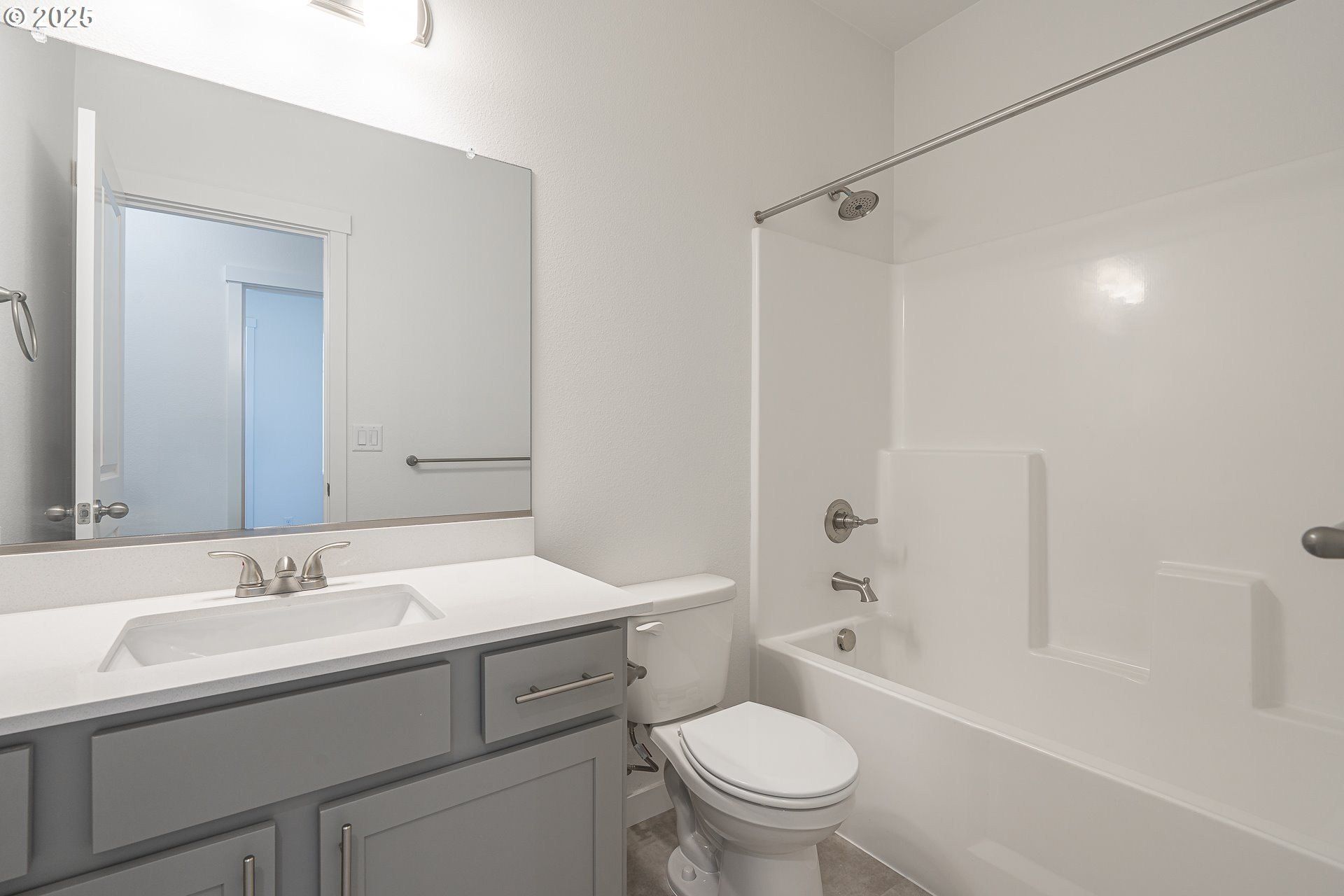 718 Tigerlily St. Silverton, OR 97381