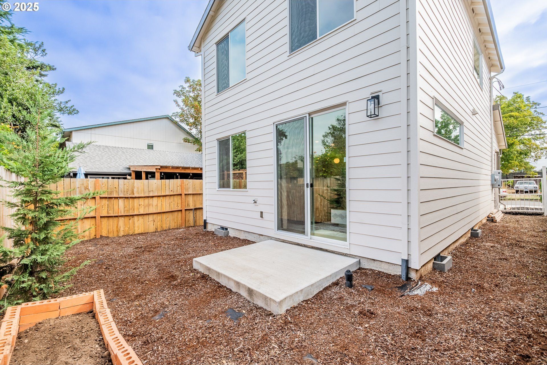 817 Ne 94Th Ave. Portland, OR 97220