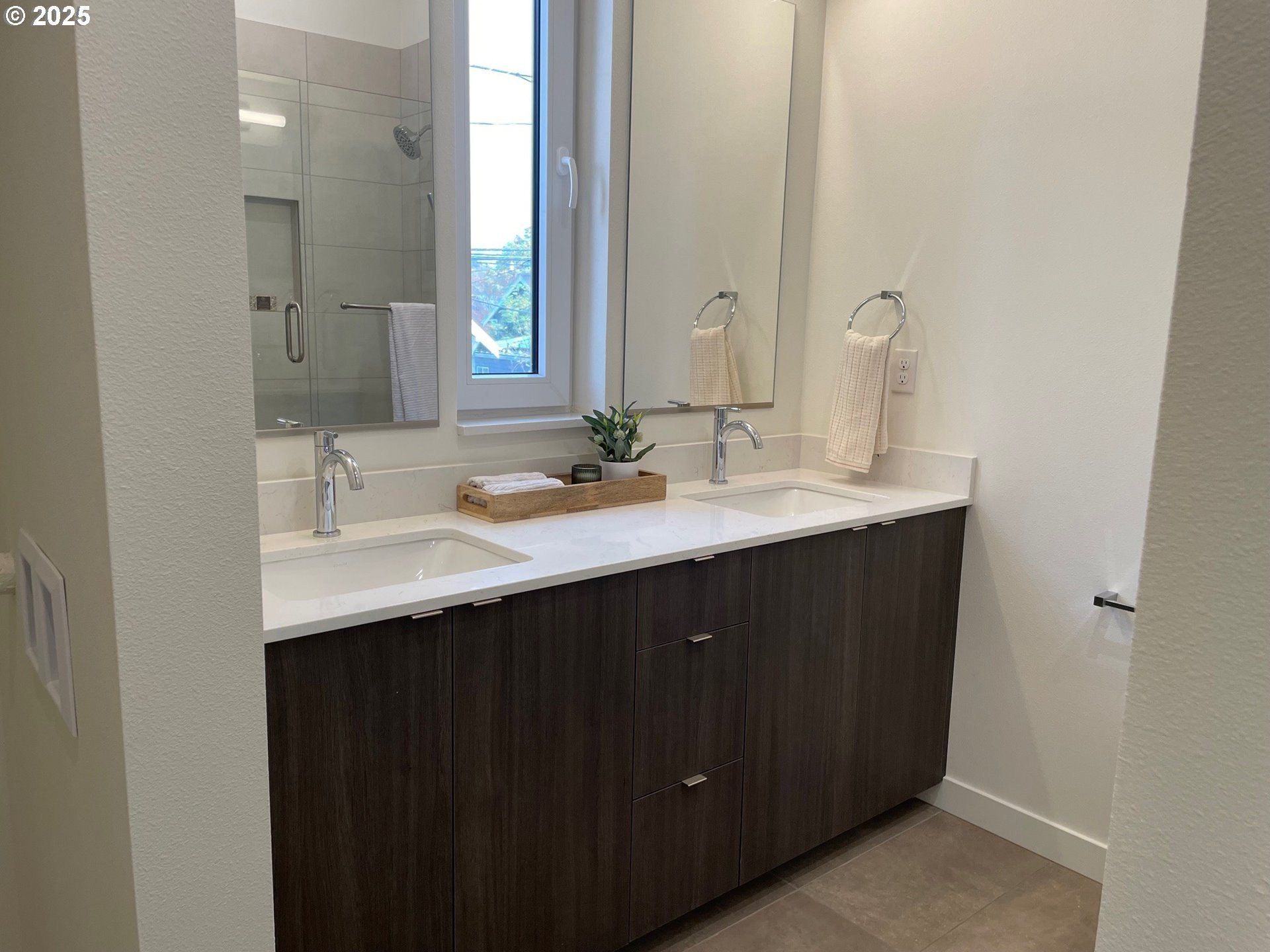 5484 Se Boise St Unit 8. Portland, OR 97206