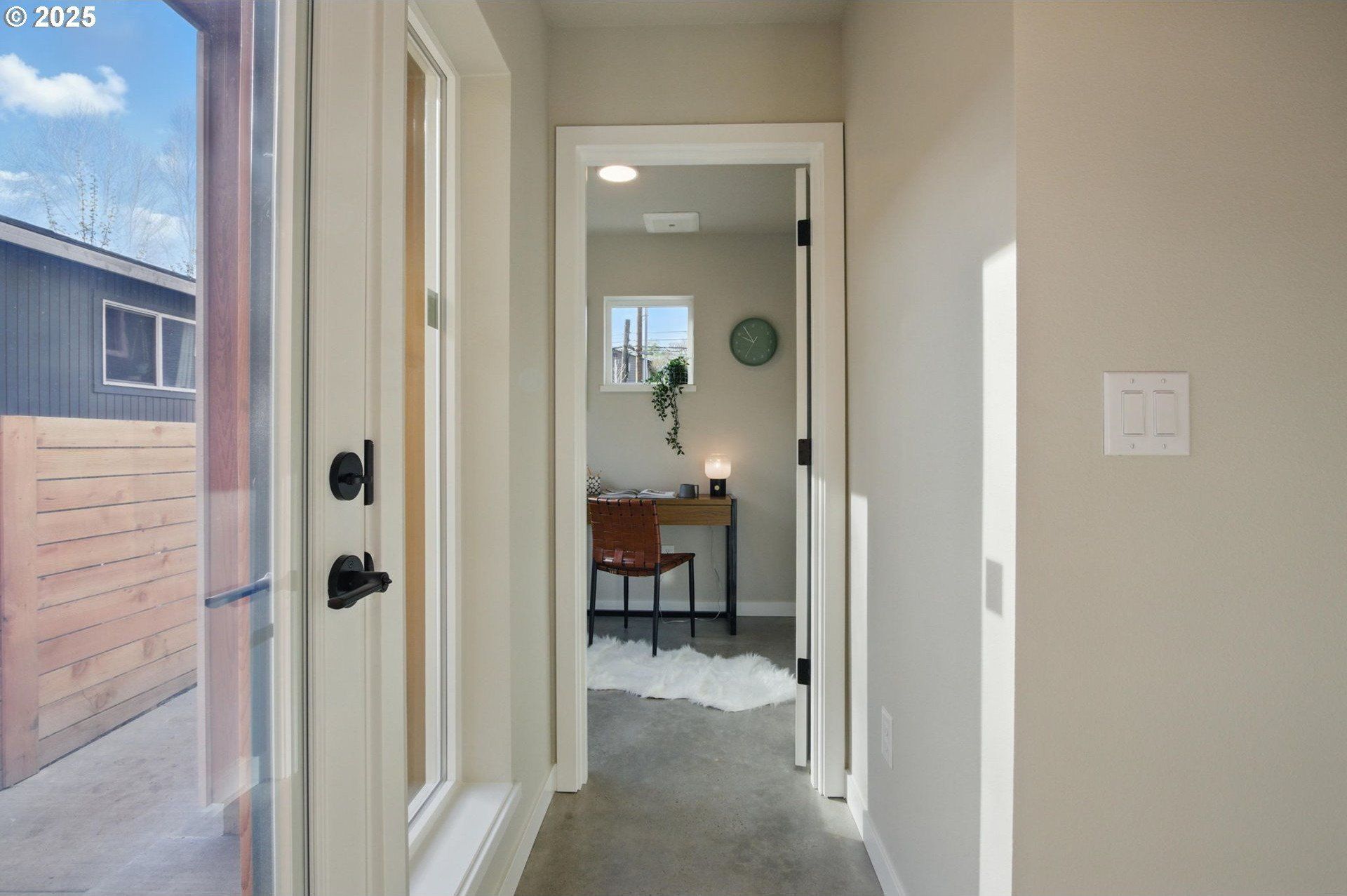 1123 Se Rhone St Unit B. Portland, OR 97202