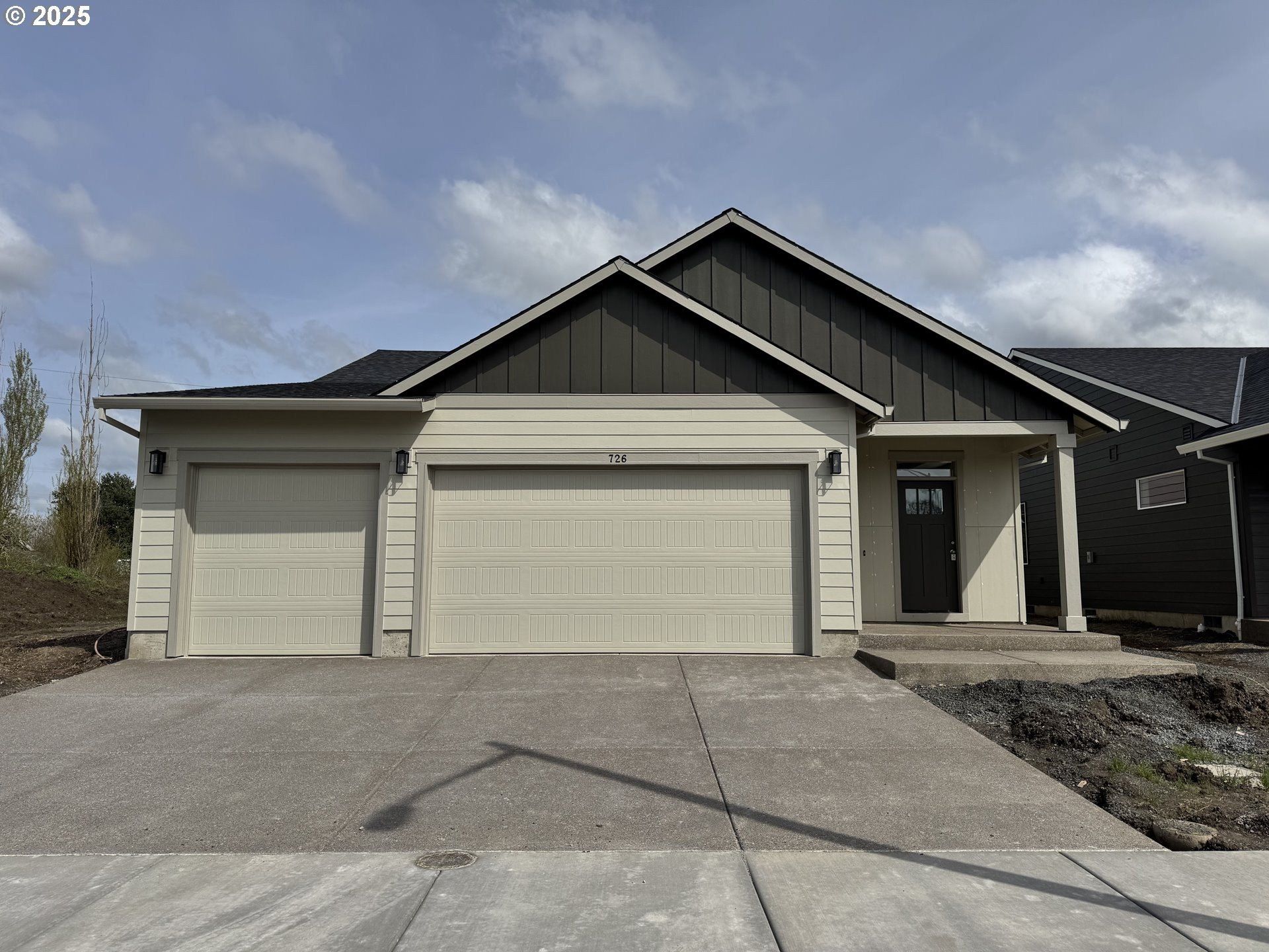 726 Tigerlily St. Silverton, OR 97381