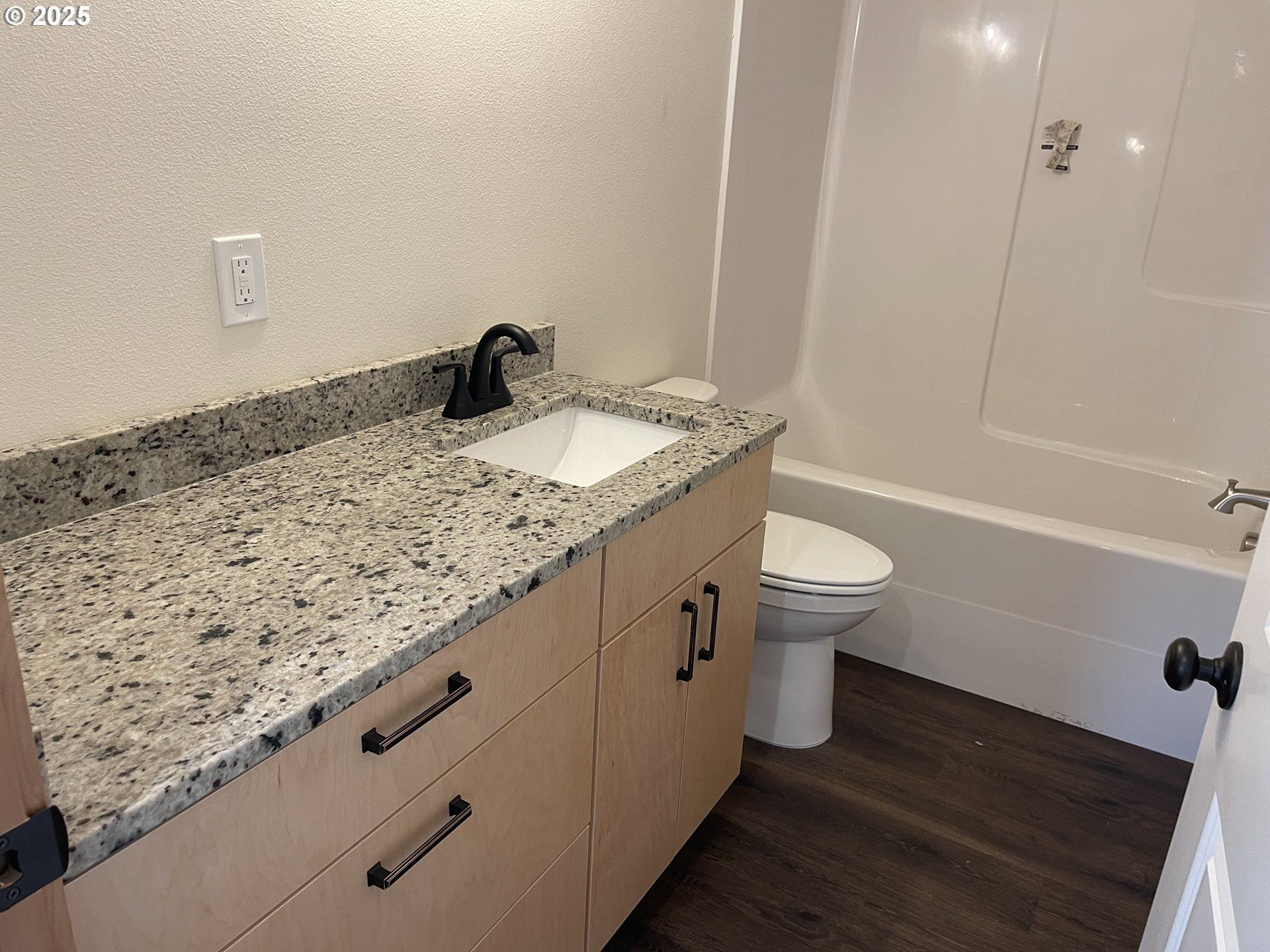 300 N Jellison St. Amity, OR 97101