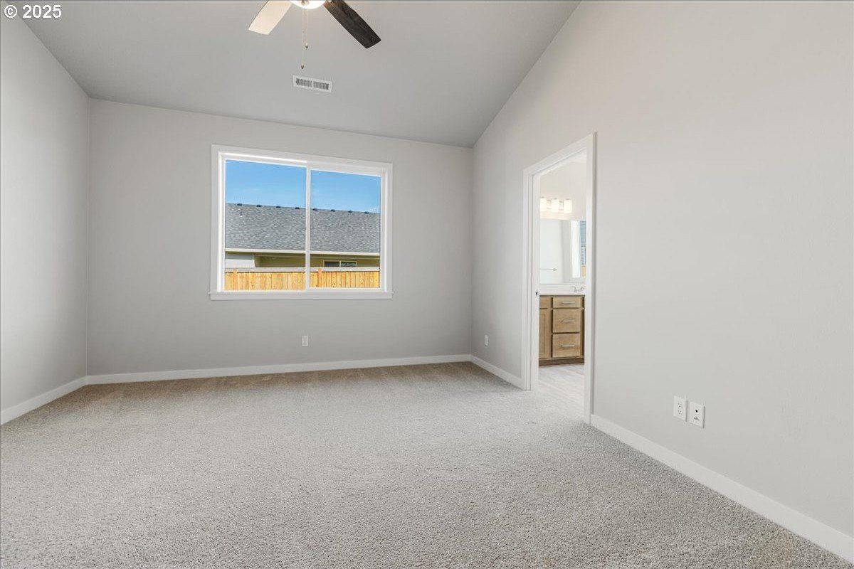 822 E Wilson St. Carlton, OR 97111