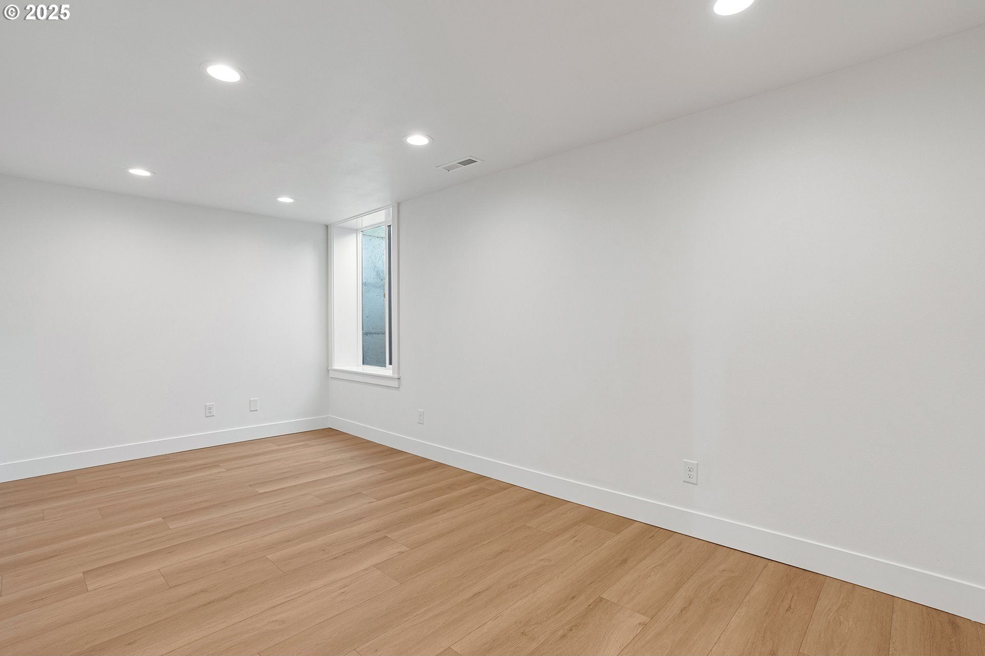 6020 Sw 18Th Dr. Portland, OR 97239