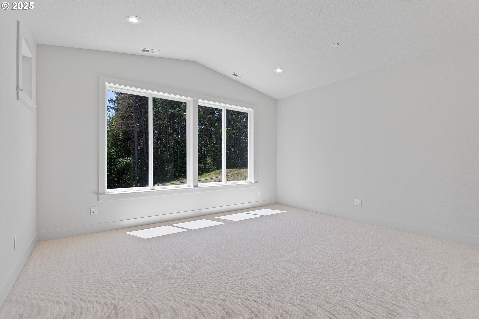 14196 Se Iseli Ln. Clackamas, OR 97015