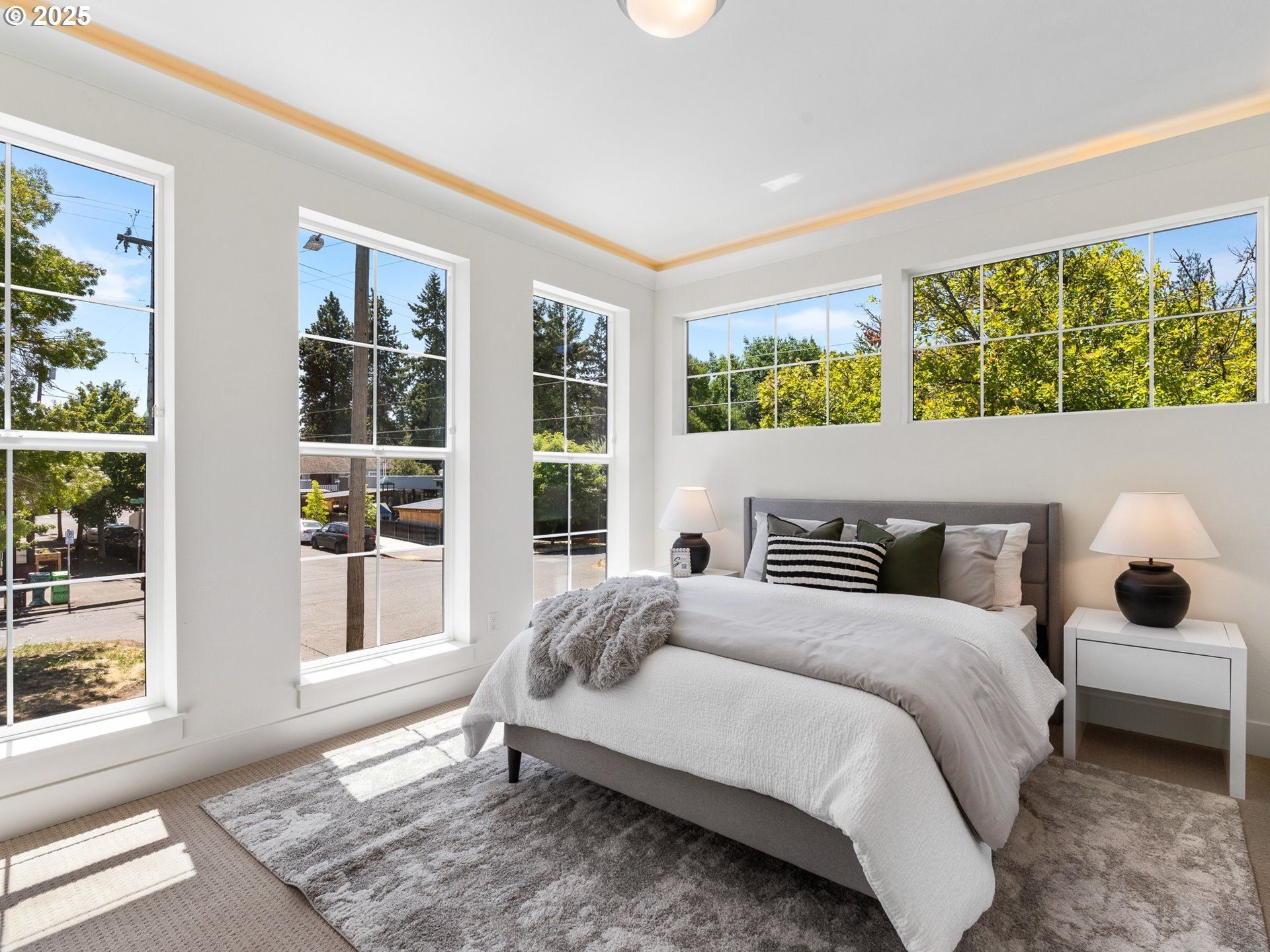 3003 Ne Ainsworth St Unit 1. Portland, OR 97211