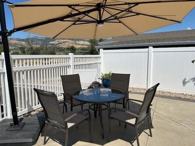 333 Mountain View Drive. Talent, OR 97540