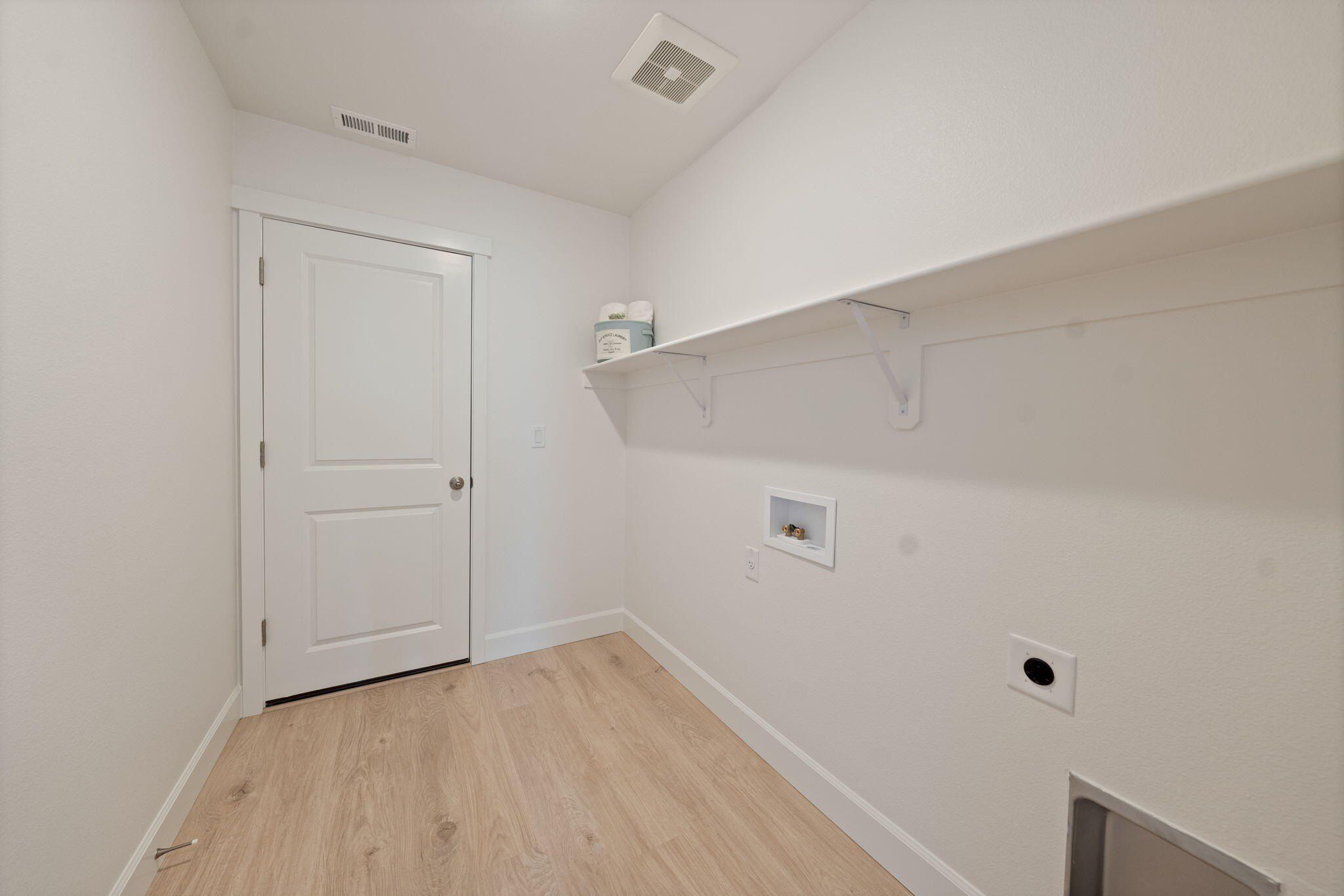 443 Nw Monte Vista Avenue. Madras, OR 97741