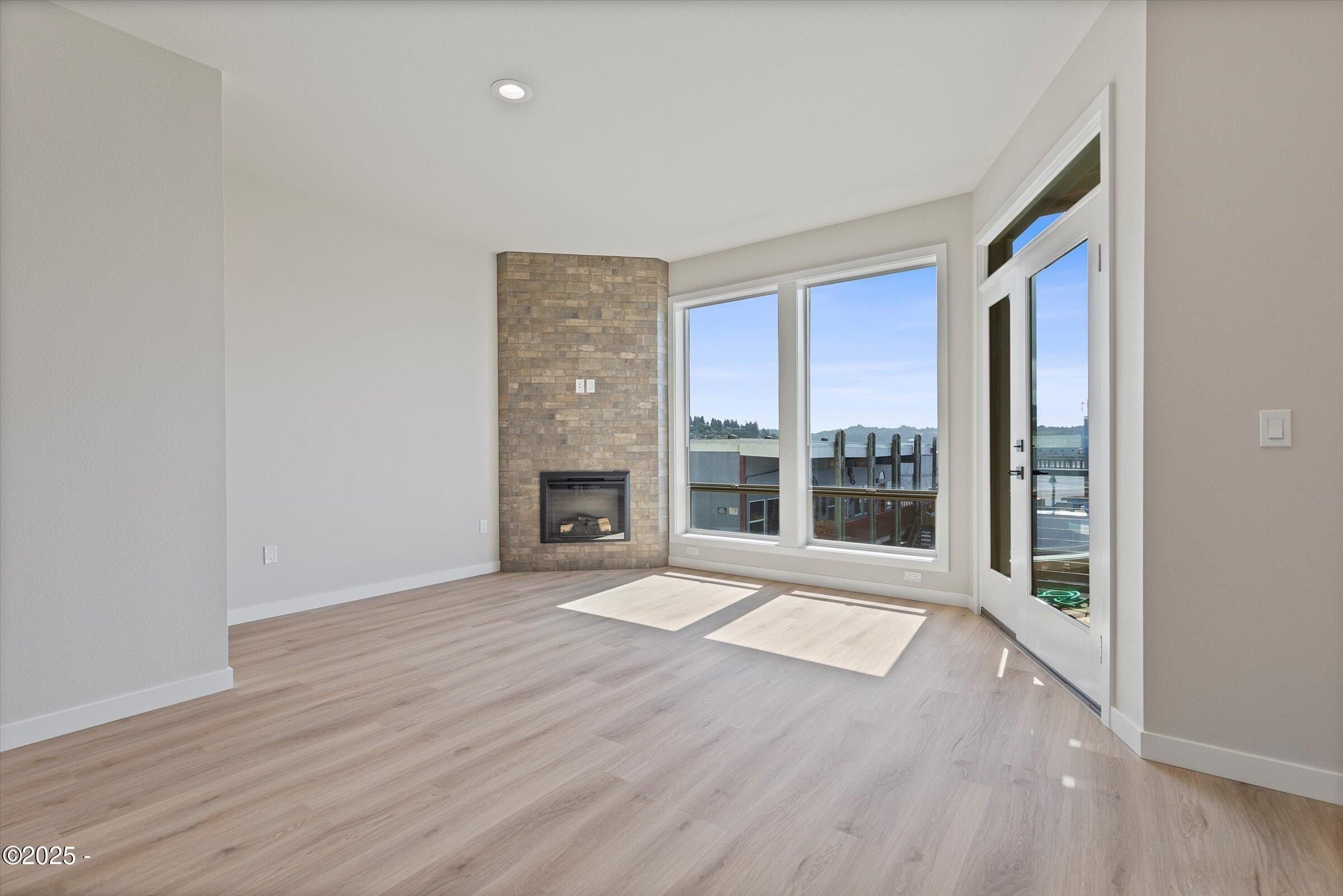 819 Sw 13Th Street Unit 2. Newport, OR 97365