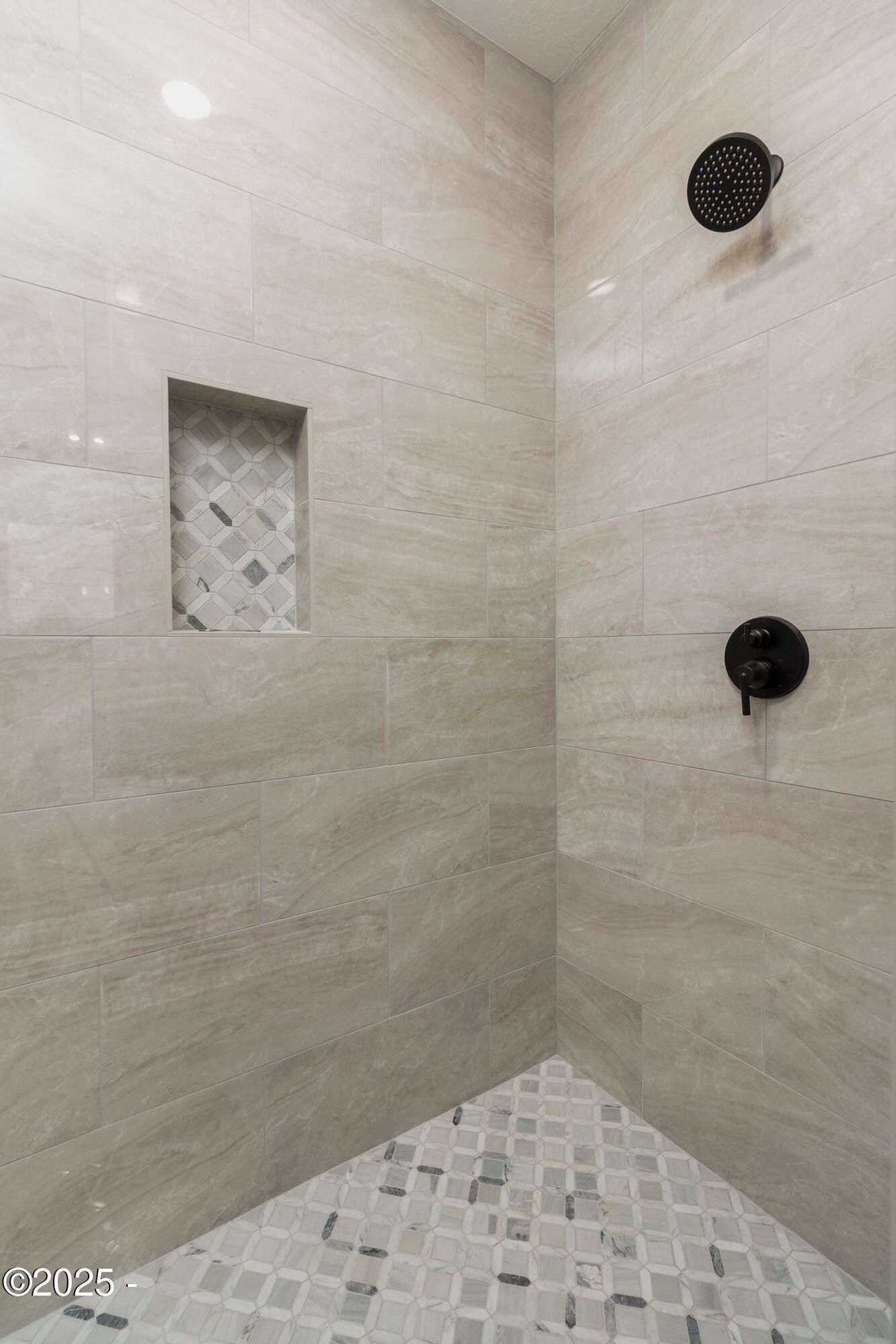 2733 Ne 51St Court. Lincoln City, OR 97367