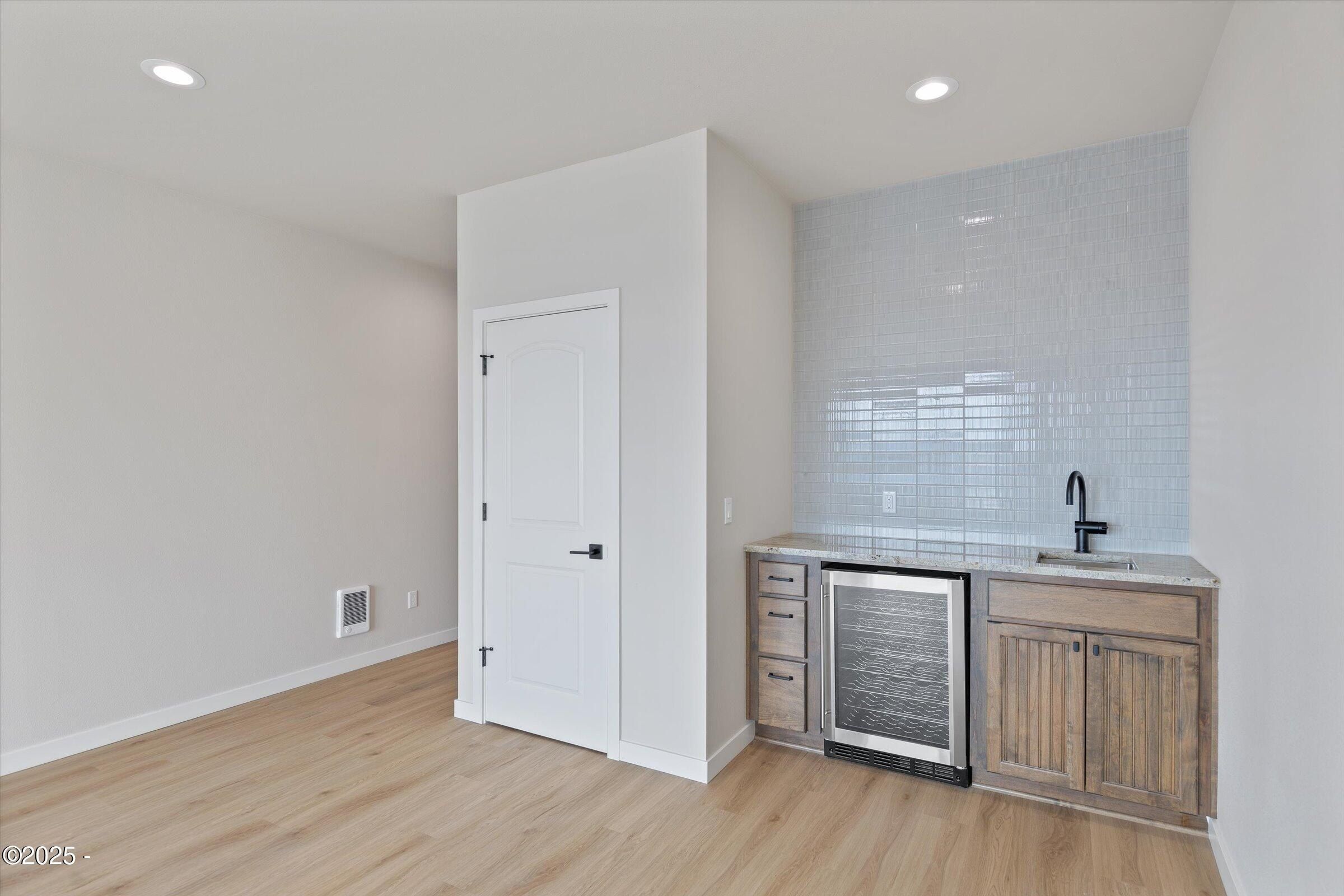 815 Sw 13Th Street Unit 3. Newport, OR 97365