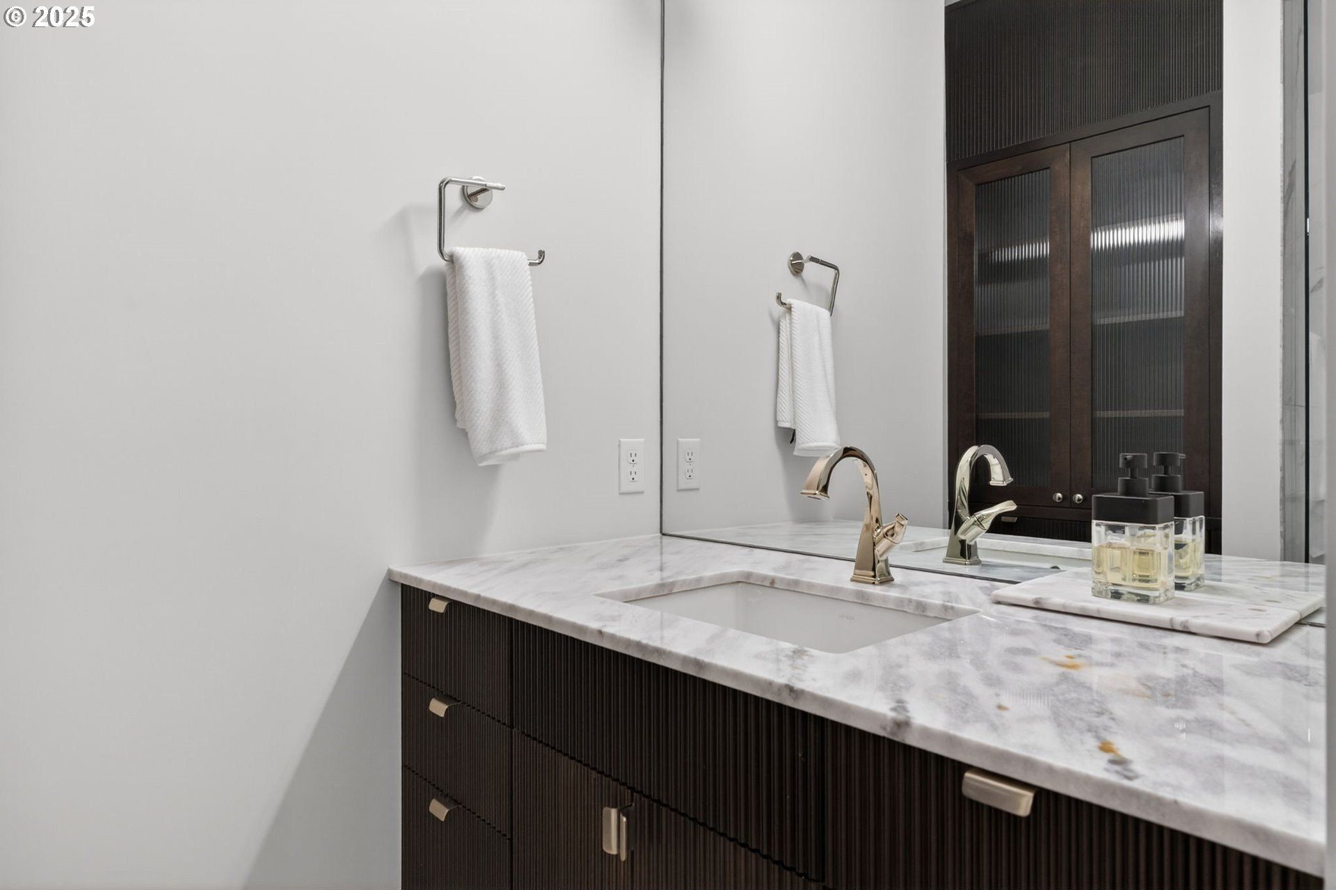 21 D Ave Unit 2. Lake Oswego, OR 97034