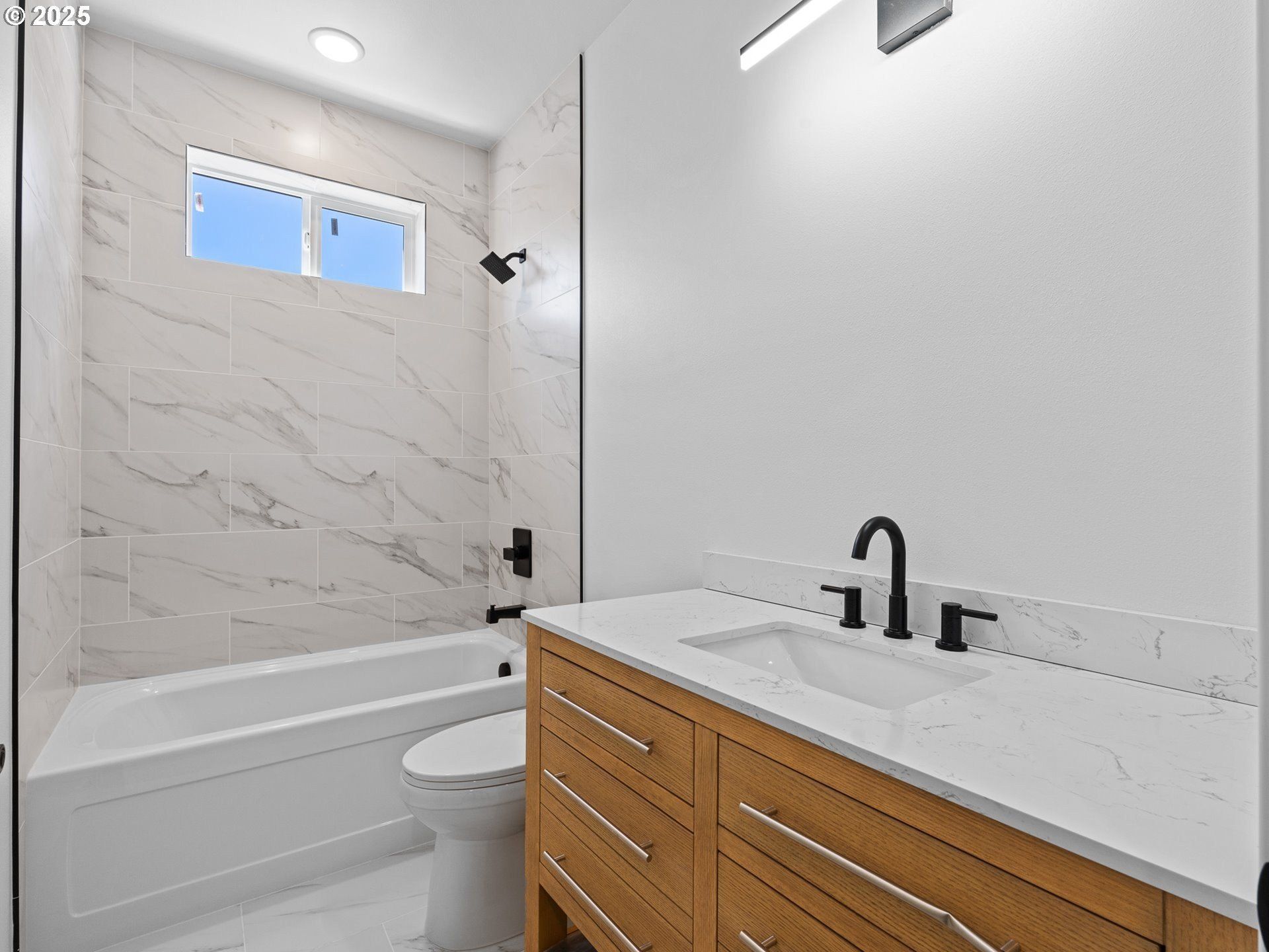 7192 Se Woodward St Unit 4. Portland, OR 97206