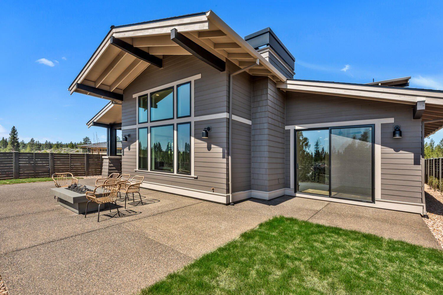 3231 Nw Strickland Way. Bend, OR 97703