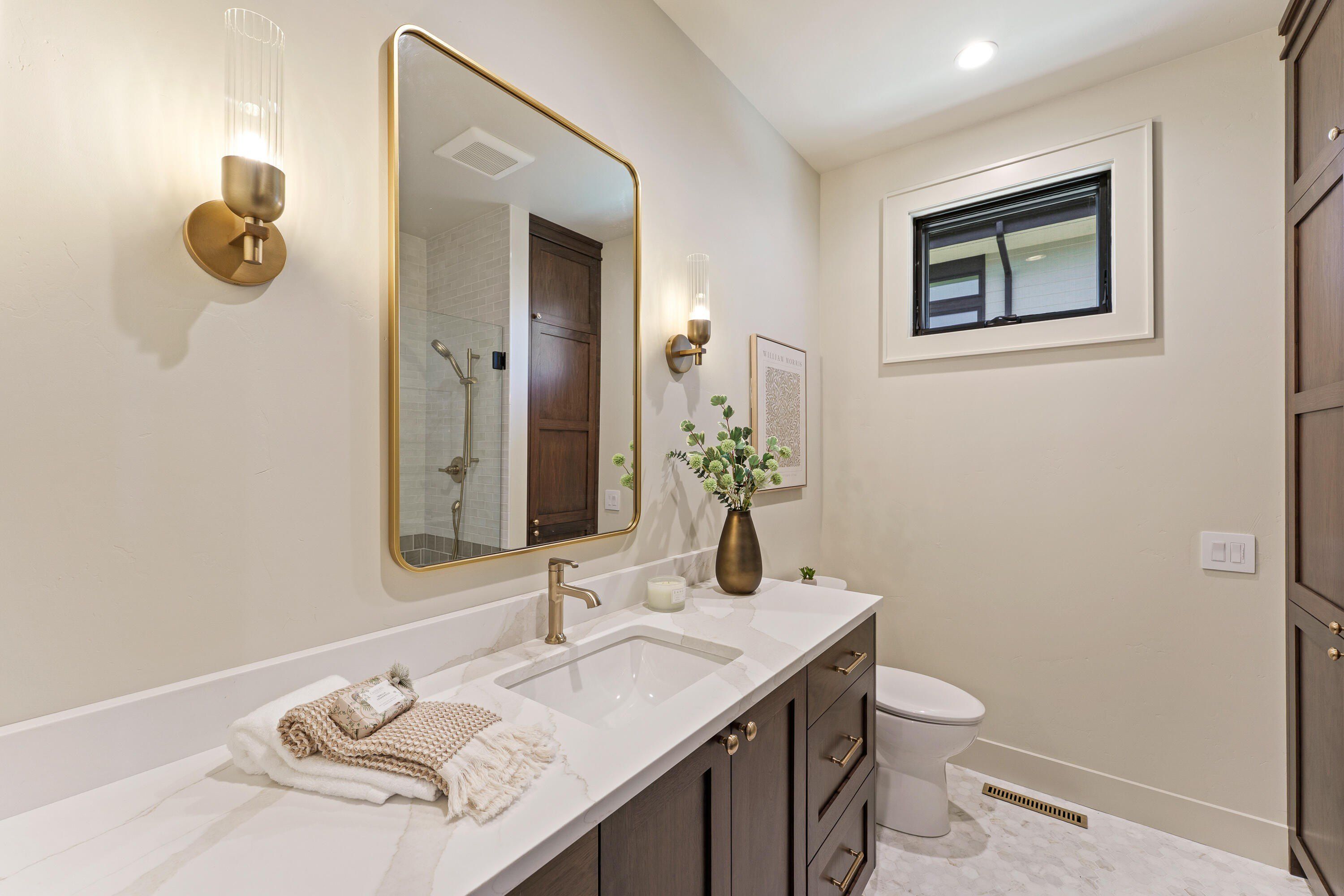 1251 Nw Stanhope Way. Bend, OR 97703