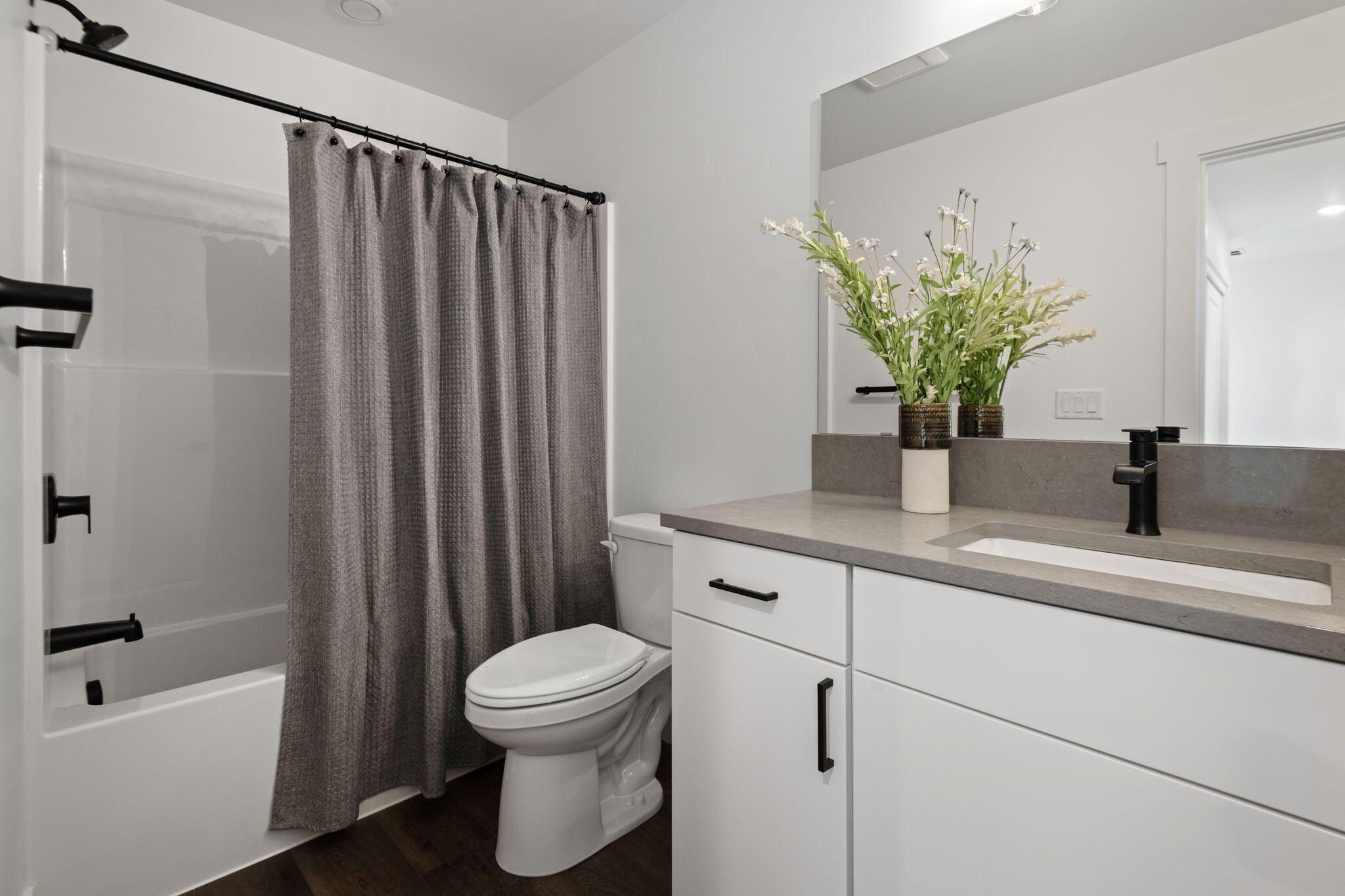 1056 W Linda Avenue. Sisters, OR 97759