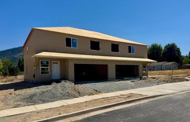 155 Se Champagne Court. Grants Pass, OR 97527