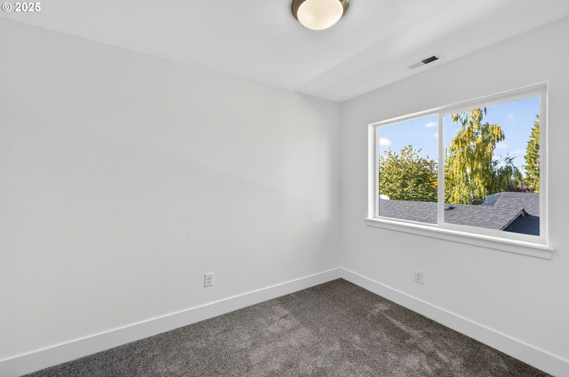 7417 Ne Fremont. Portland, OR 97213