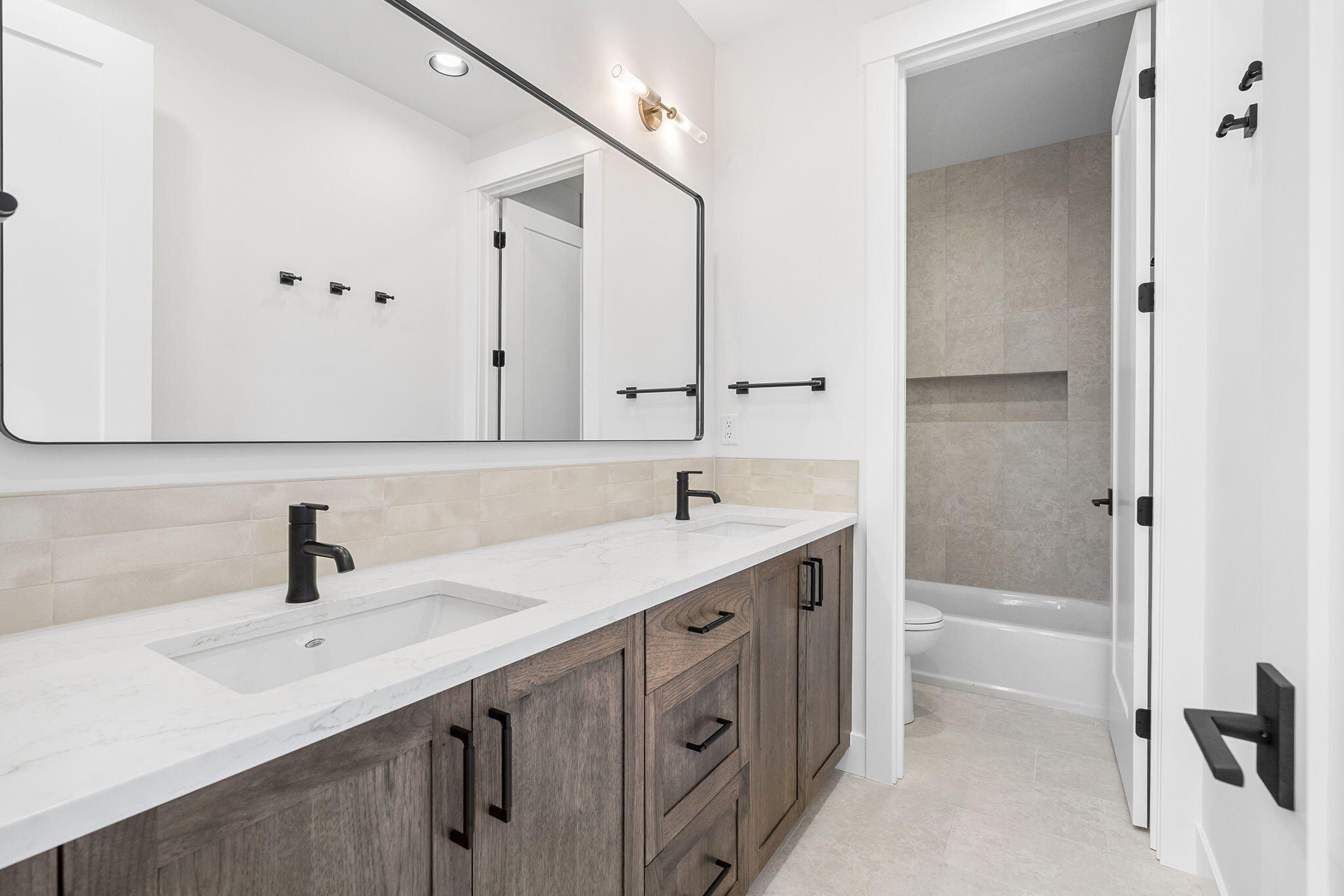 3350 Nw Leavitt Lane. Bend, OR 97703