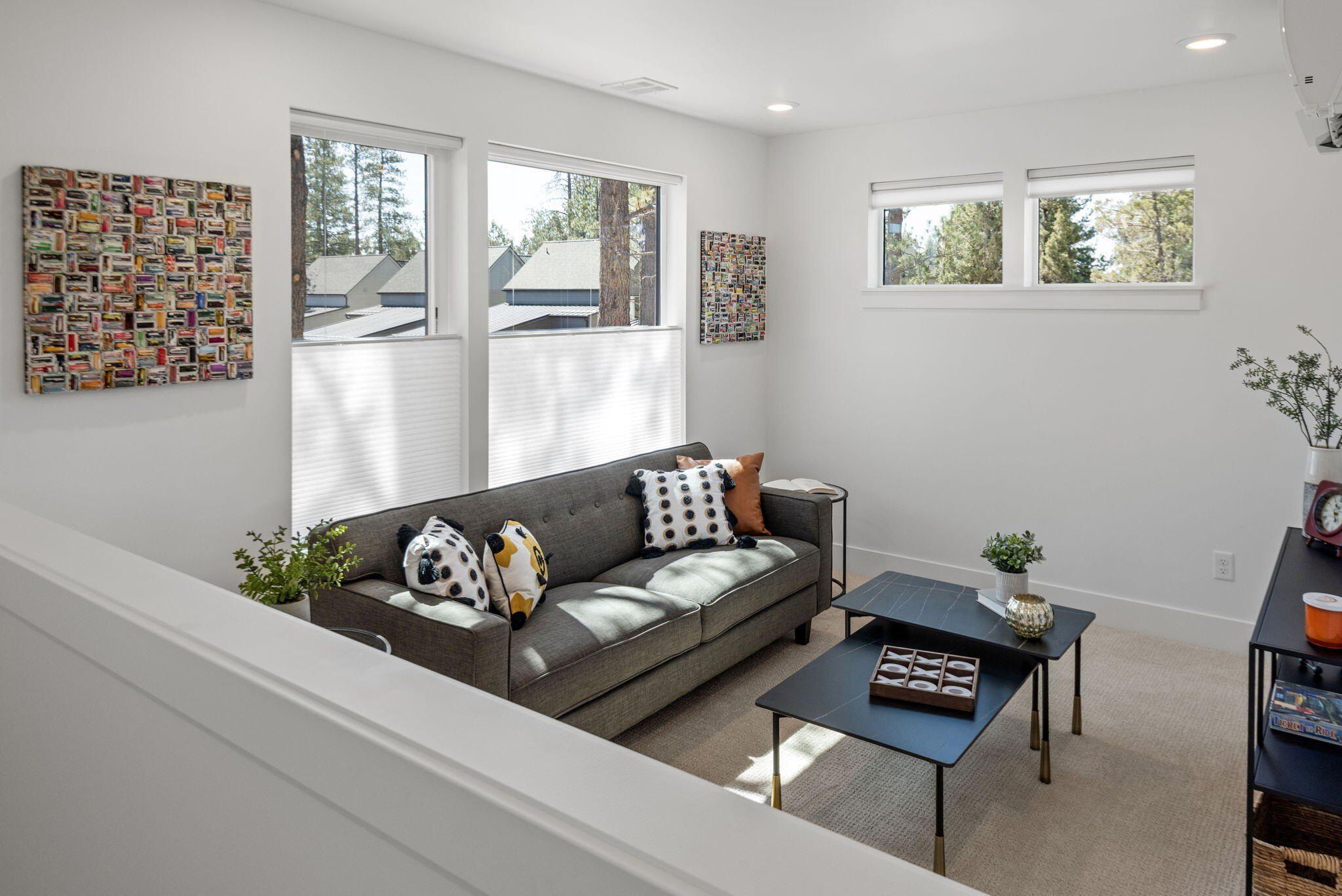 1027 W Linda Avenue. Sisters, OR 97759