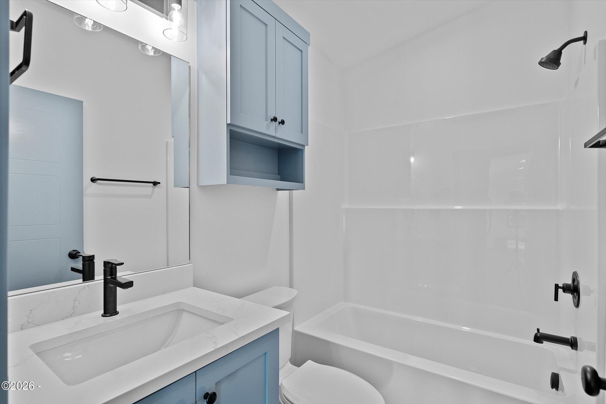 327 Se Oar Avenue. Lincoln City, OR 97367