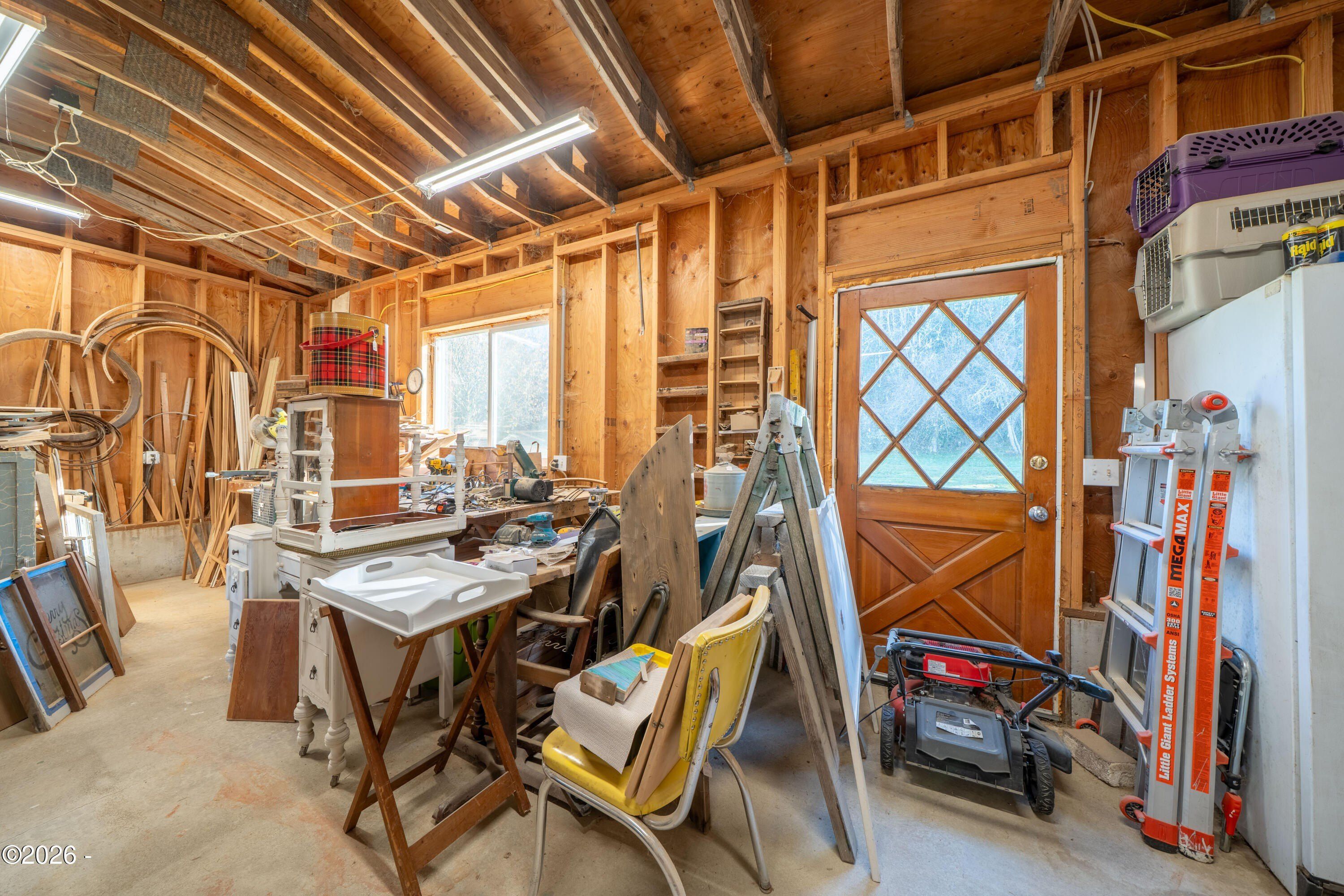 1275 S Bay Road. Toledo, OR 97391