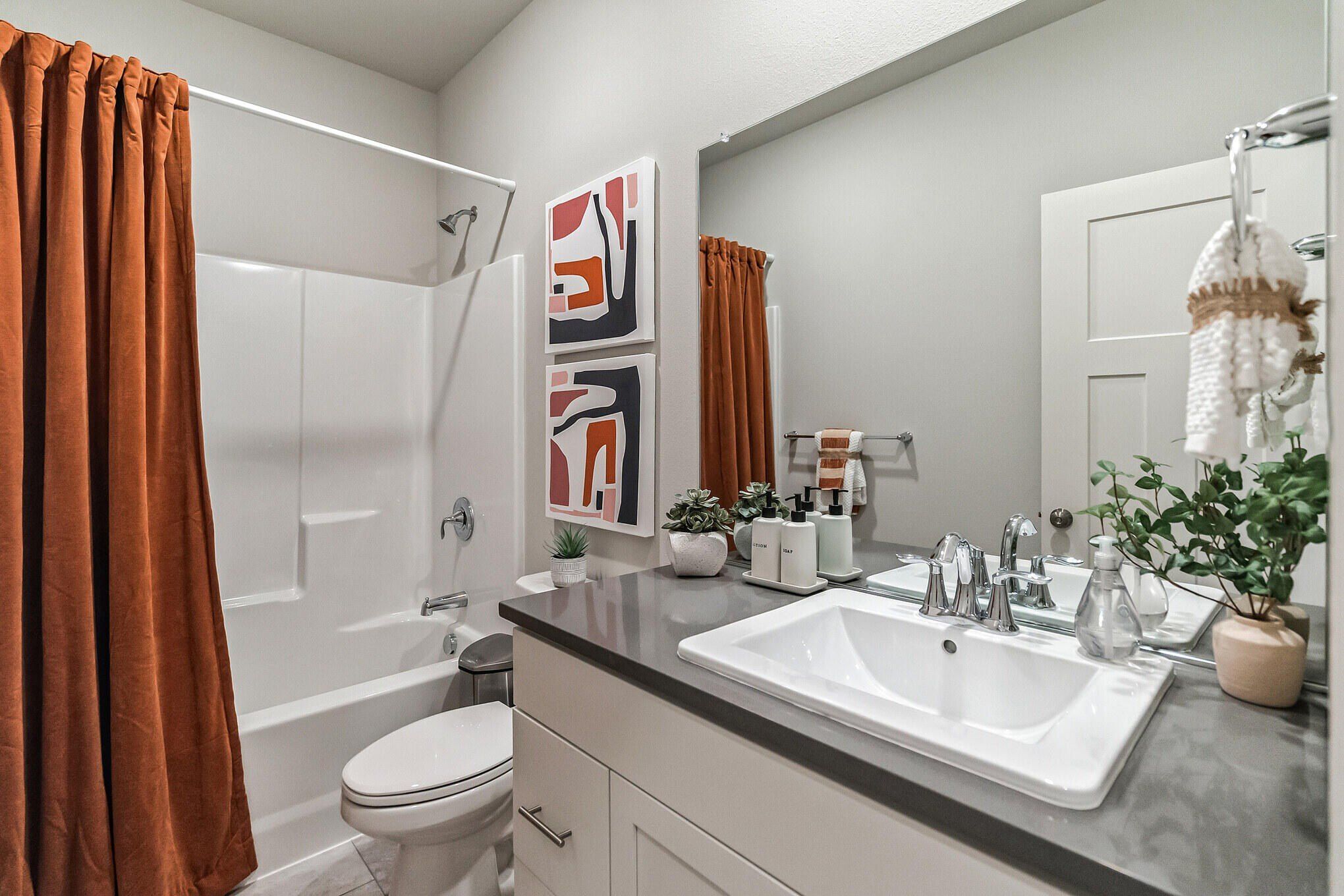 2682 Nw 26Th Lp North. Redmond, OR 97756