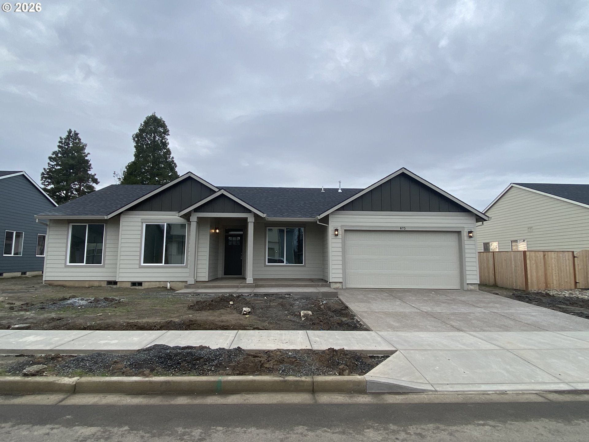 673 Parker Loop. Silverton, OR 97381