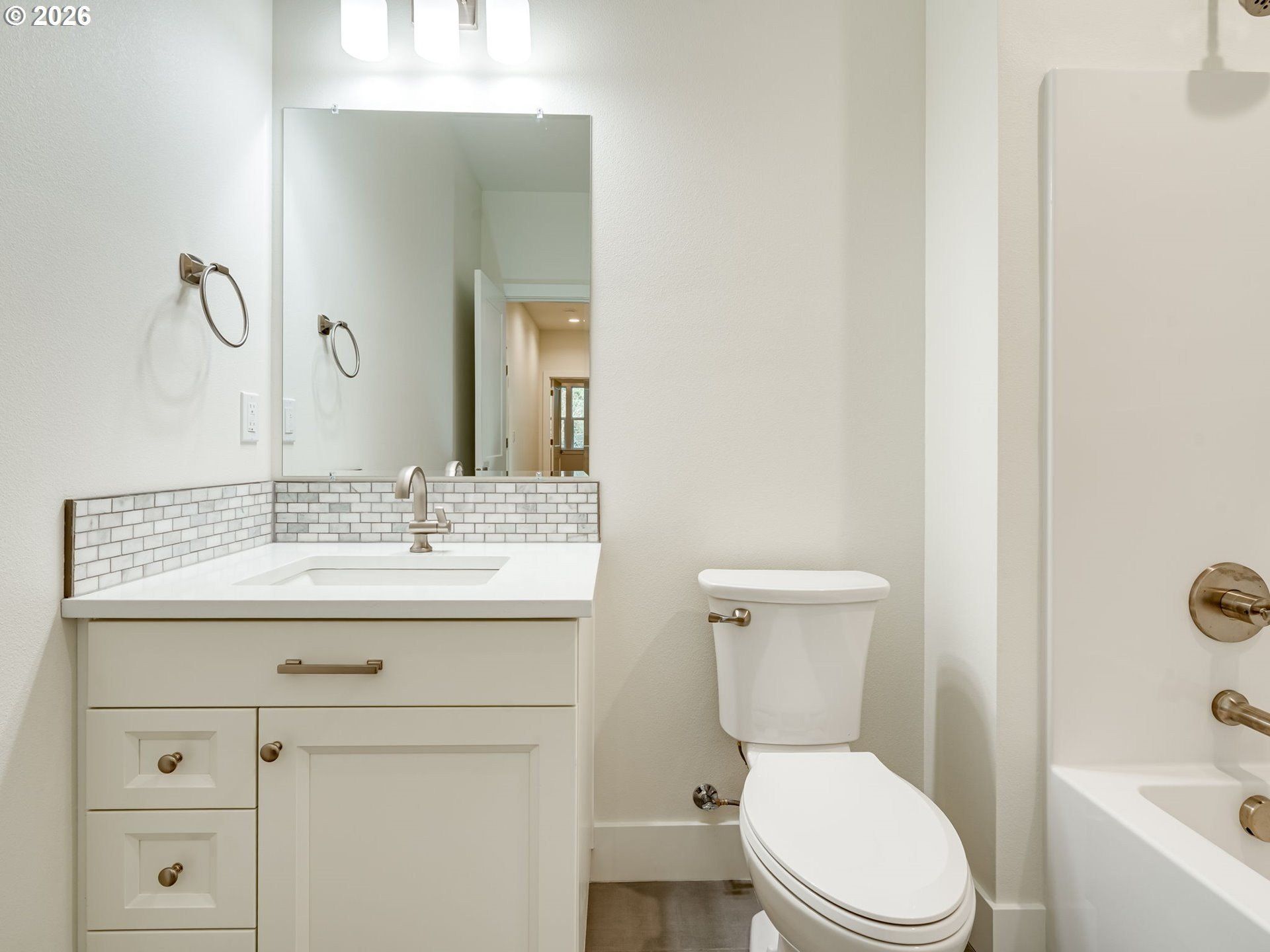 2147 Ne Spitz Rd. Canby, OR 97013