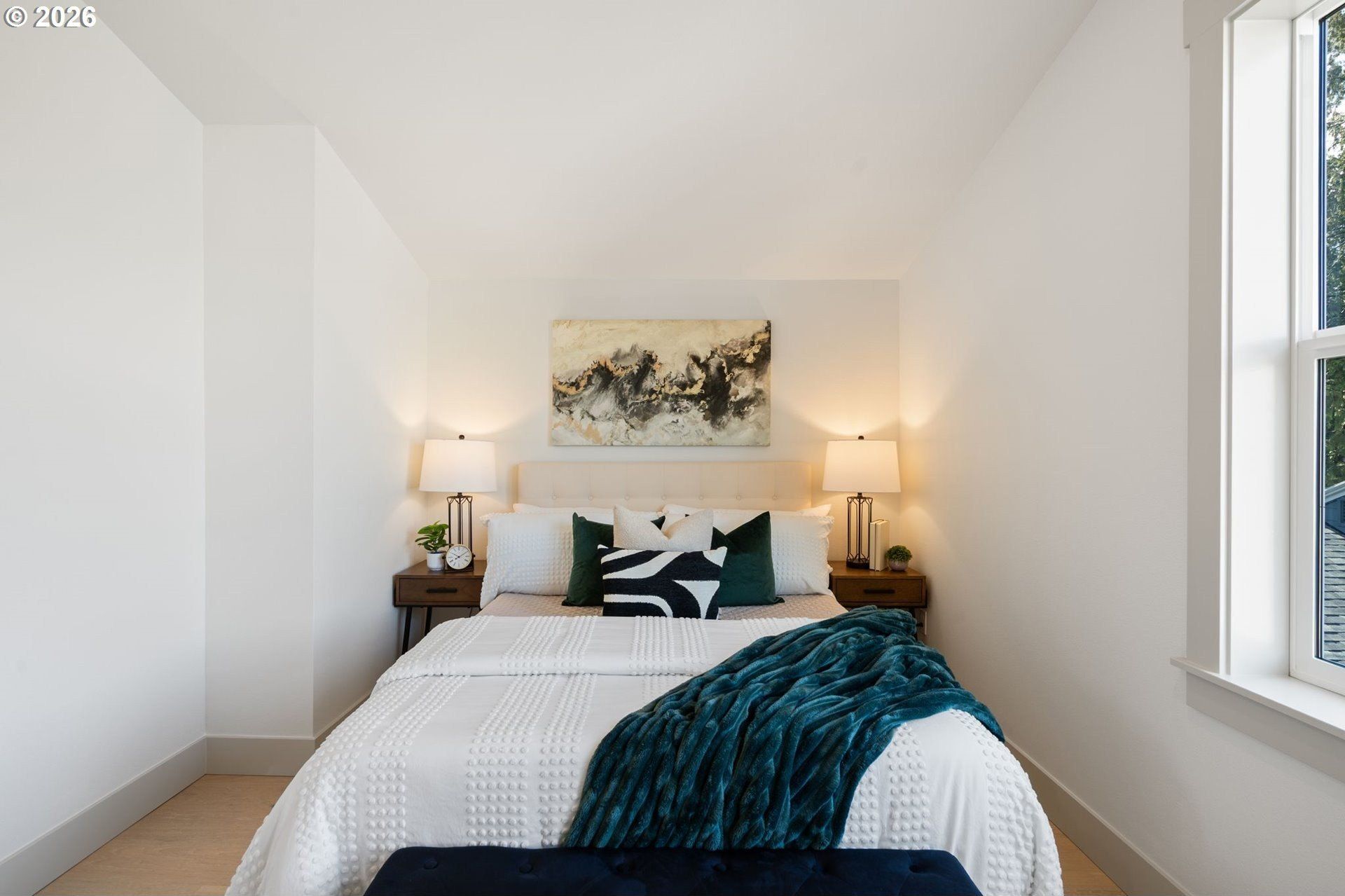 6909 Ne Multnomah St Unit B. Portland, OR 97213