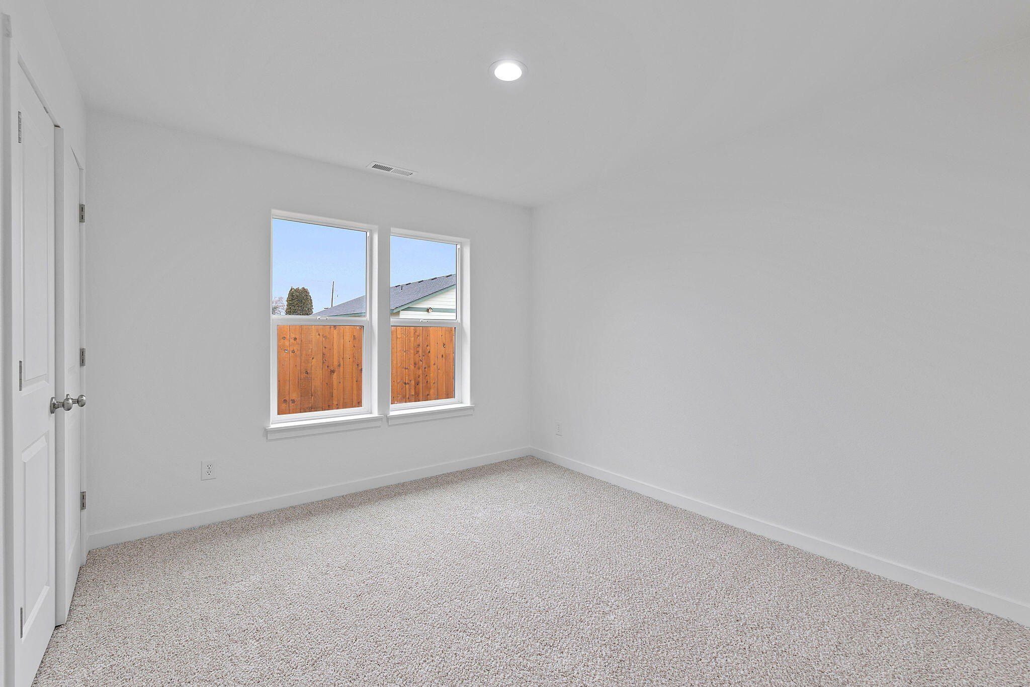 147 Jefferson Avenue. Metolius, OR 97741