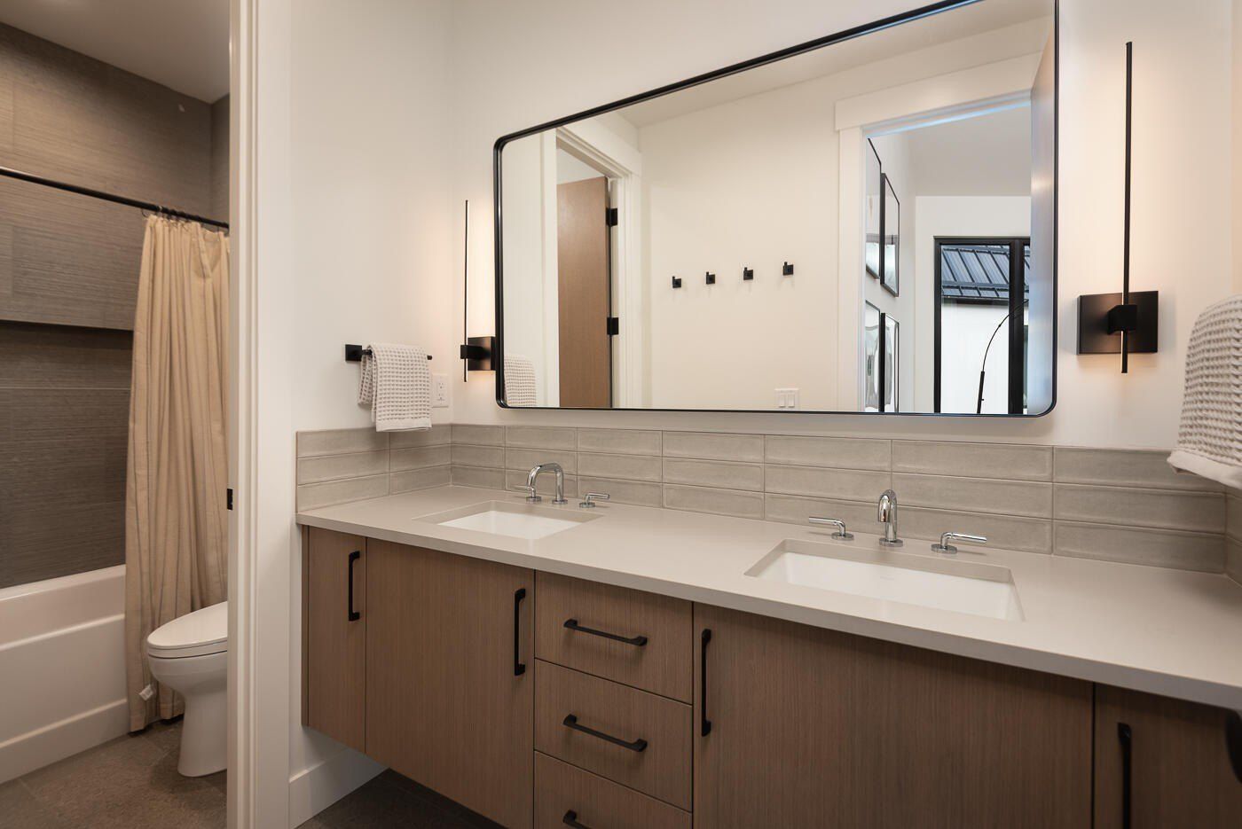 1138 Nw Ochoa Drive Lot 159. Bend, OR 97703