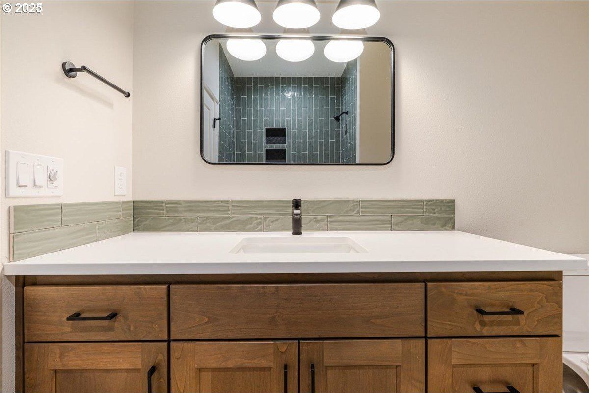 460 Se Haddock Ln. Hillsboro, OR 97123