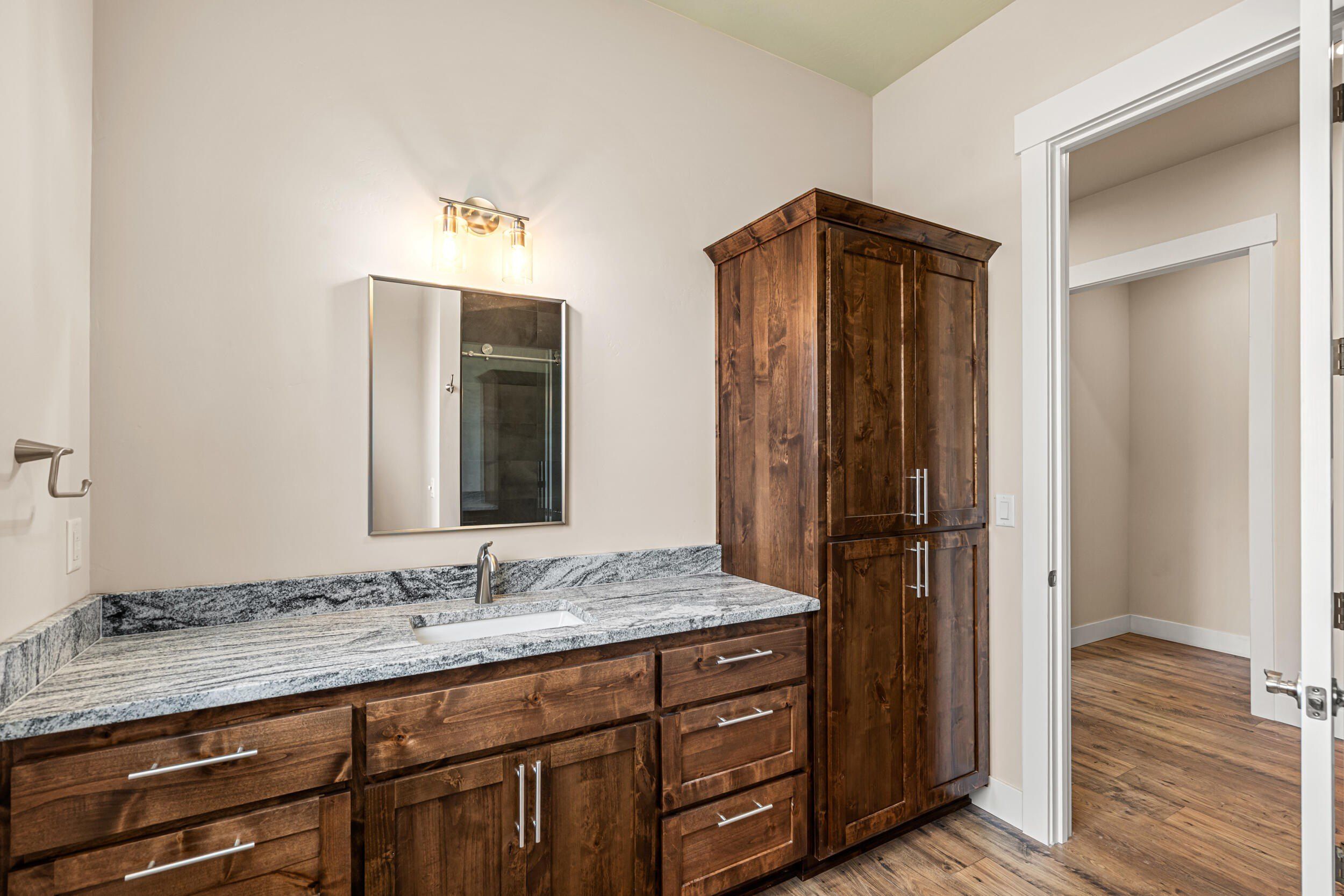 4260 Falcon Ridge Terrace. Medford, OR 97504