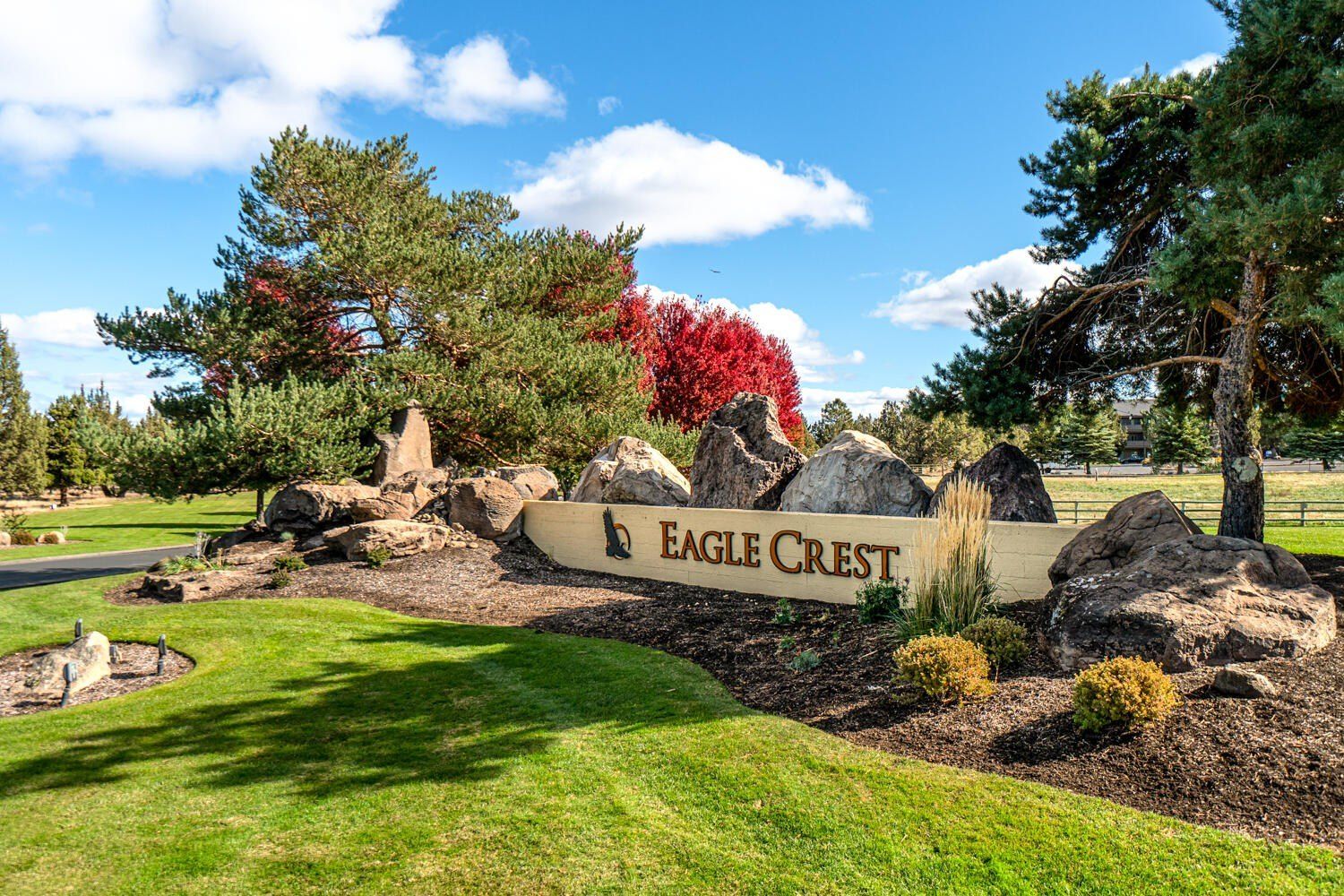 2447 Osprey Drive. Redmond, OR 97756