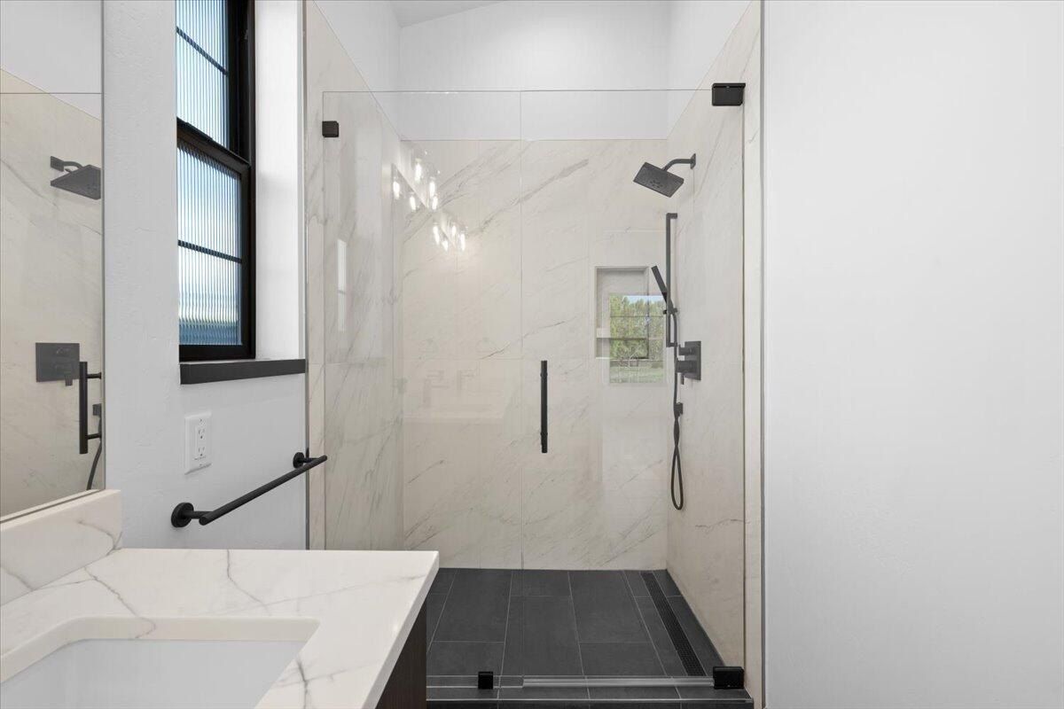 391 Clinton Street Unit 5200. Ashland, OR 97520