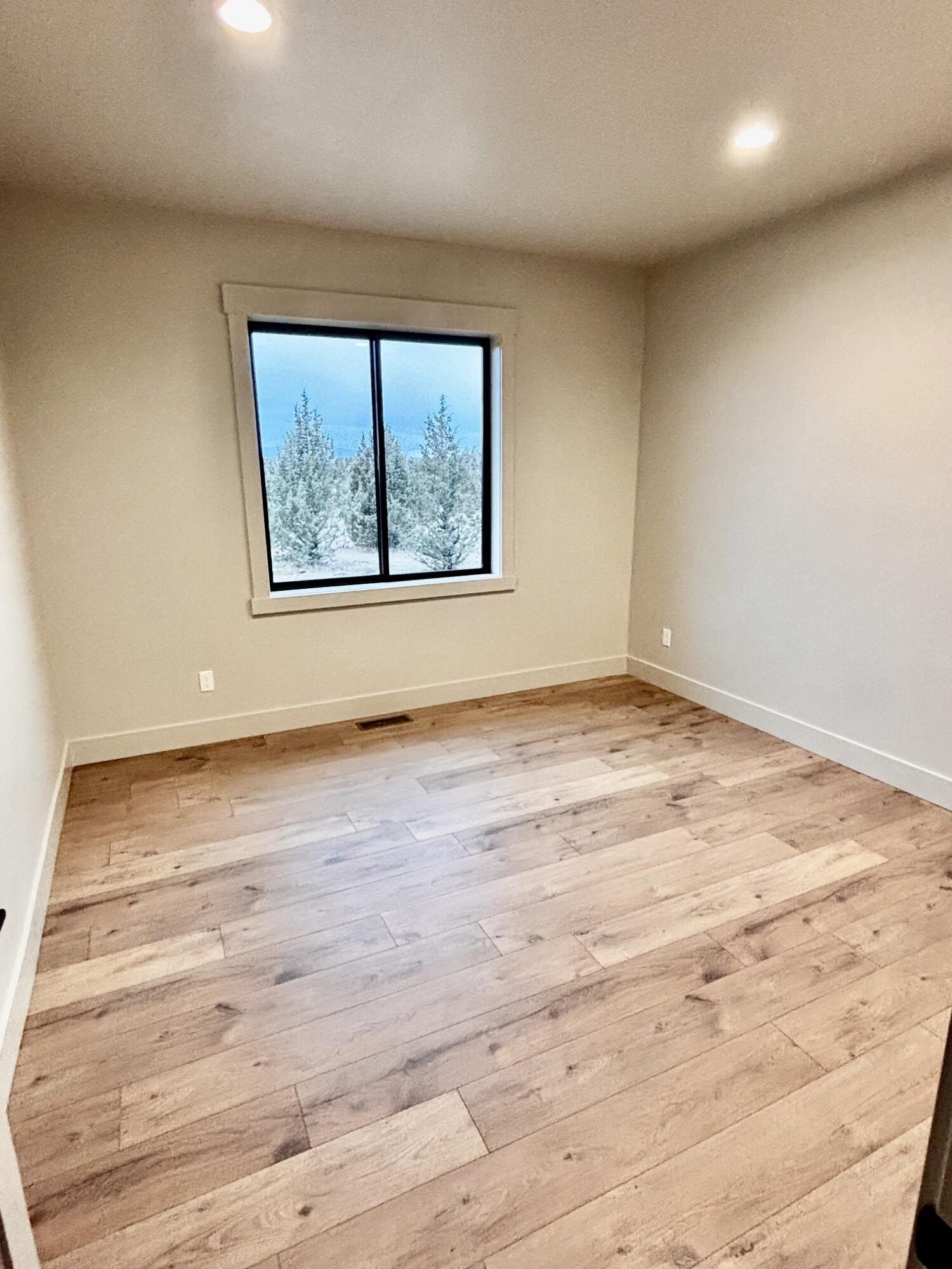 6822 Se Madison Avenue. Prineville, OR 97754