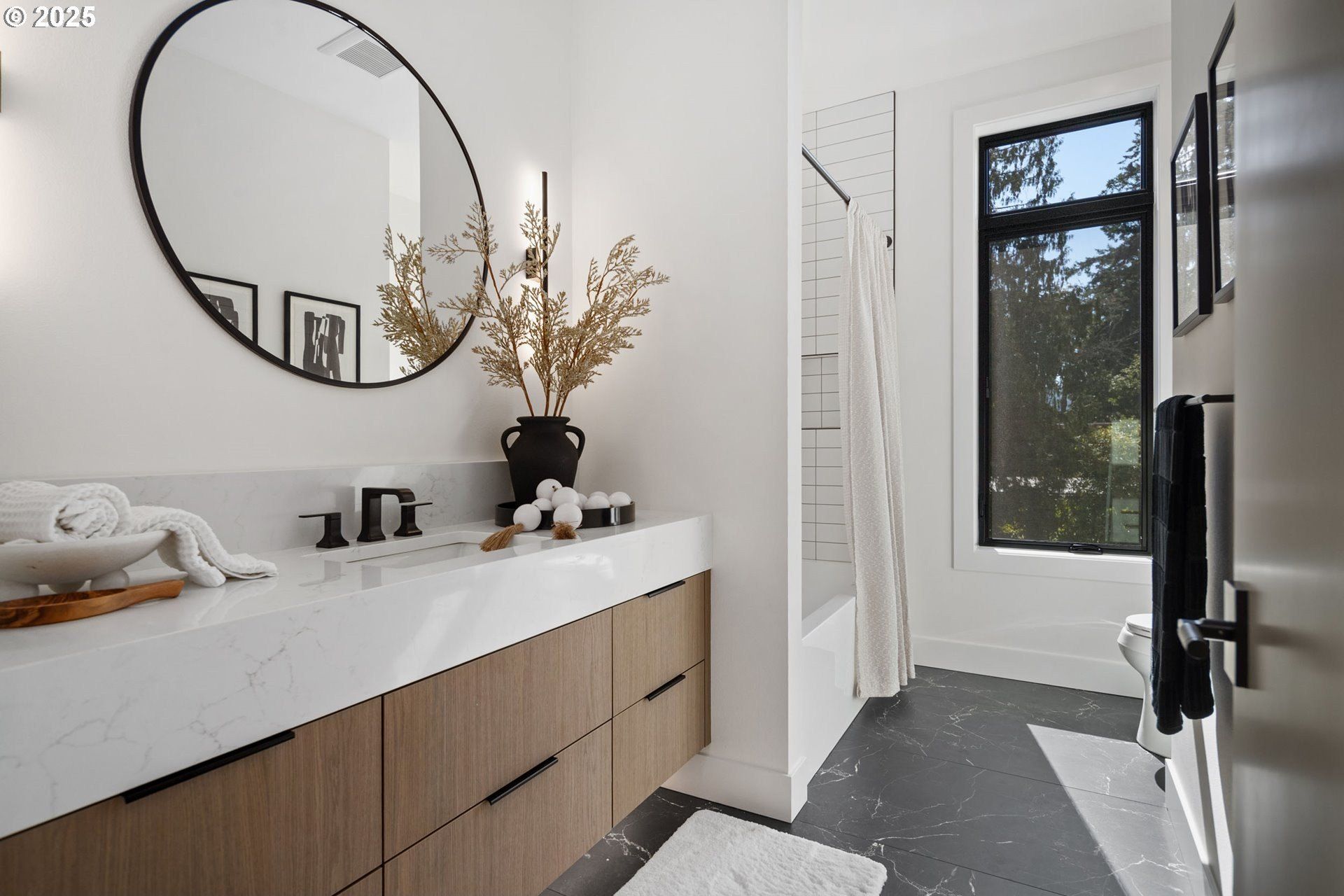 701 1St St. Lake Oswego, OR 97034