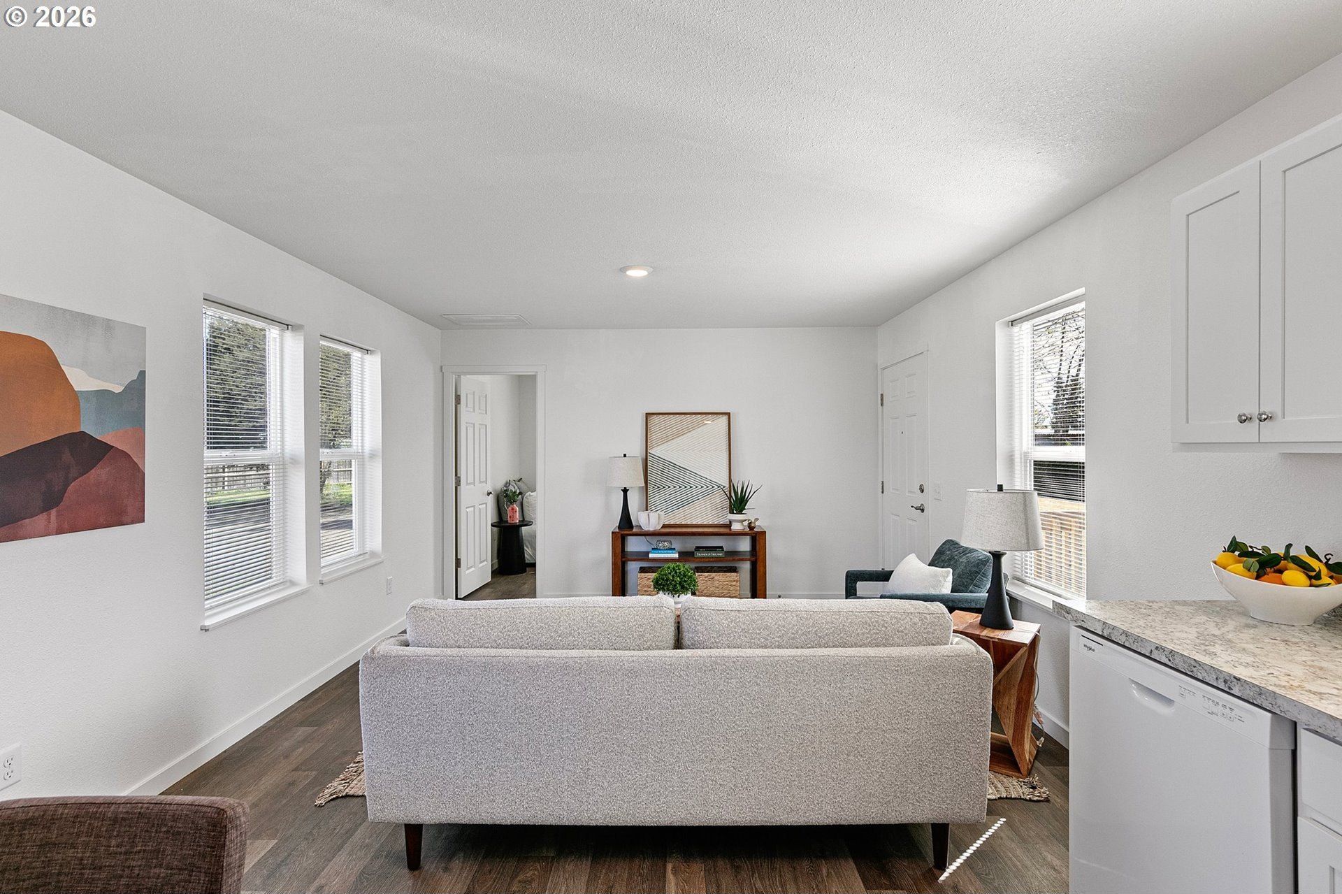 1085 W 1St Ave Unit R. Junction City, OR 97448