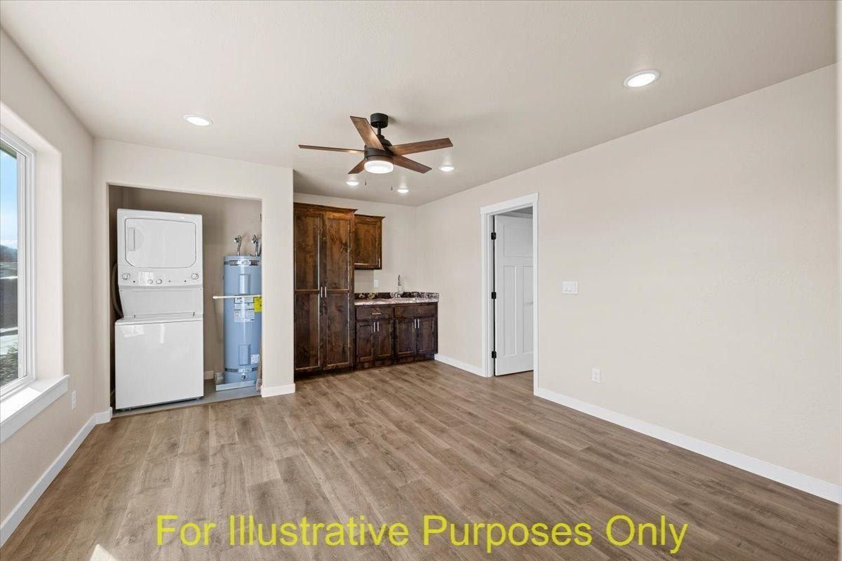 7869 Houston Loop. White City, OR 97503