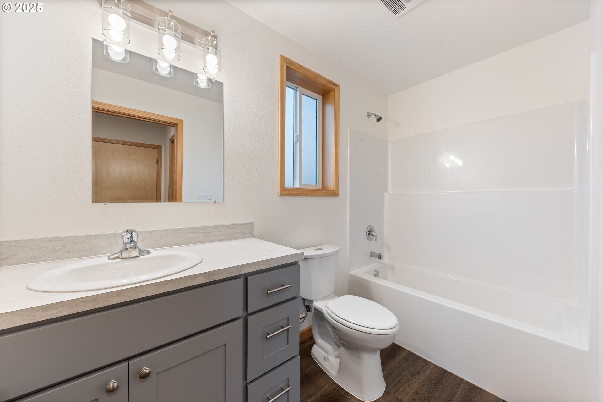 749 St Charles. Eugene, OR 97402