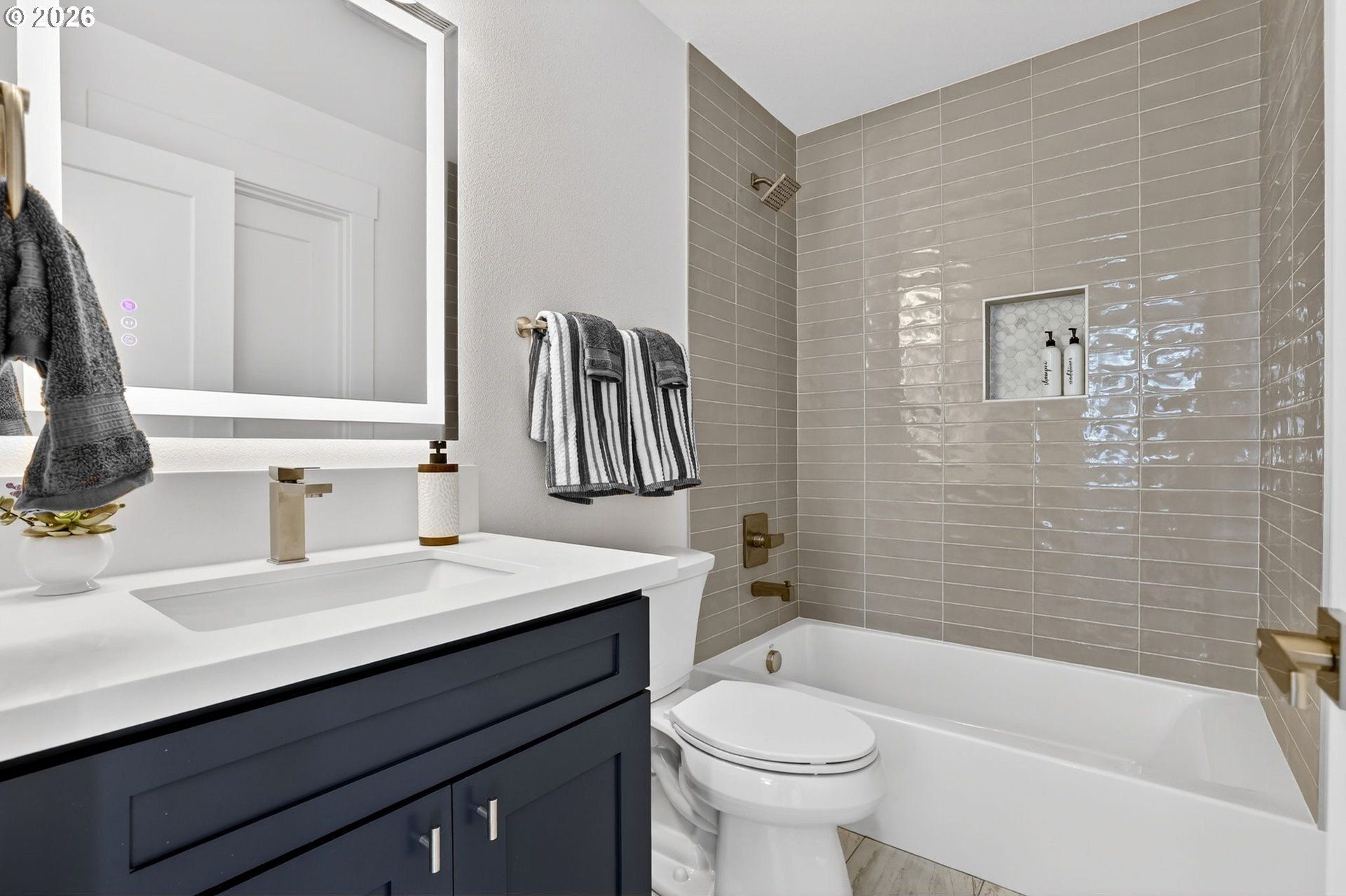 5228 Se Knapp. Portland, OR 97206