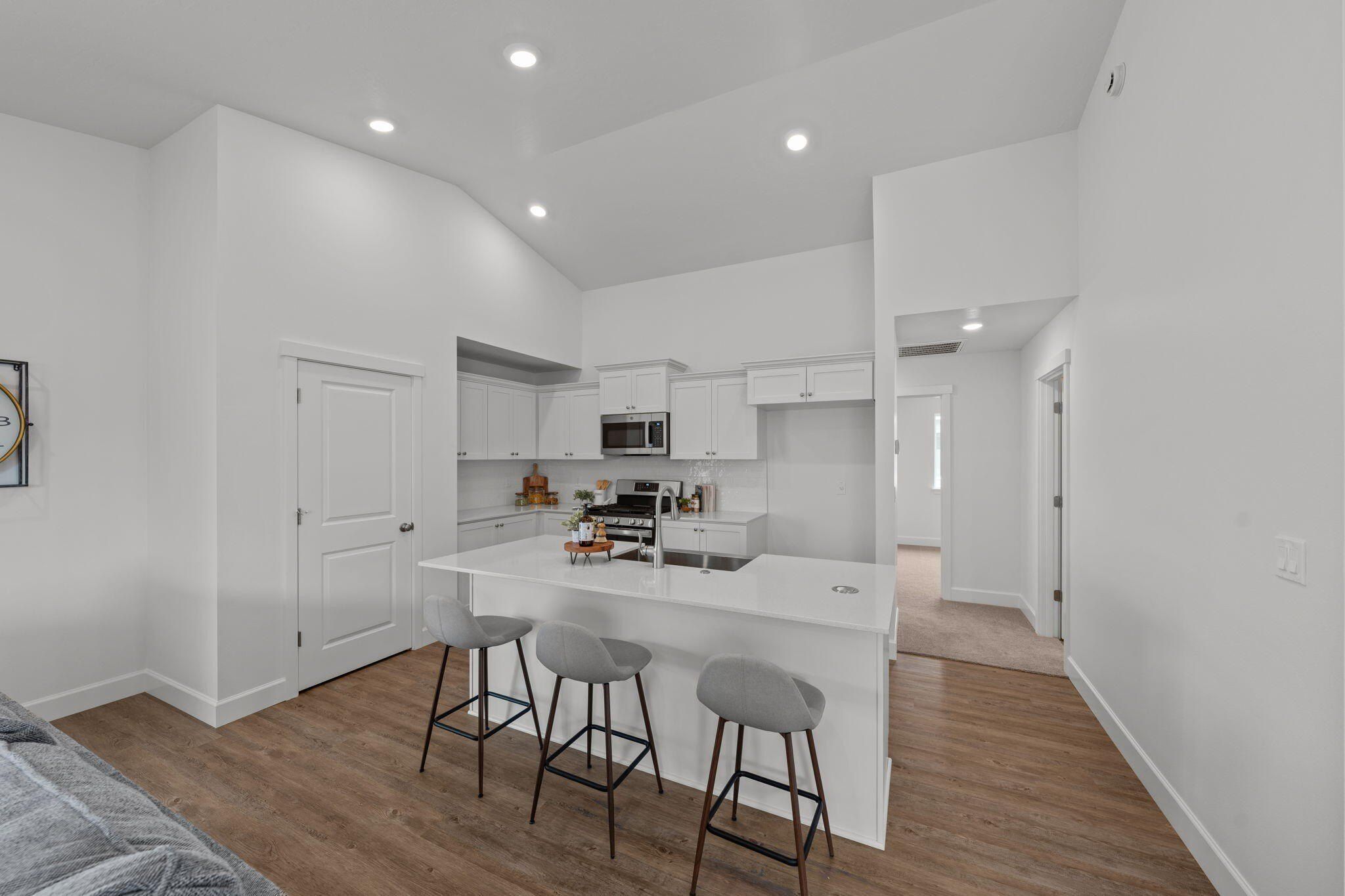 4124 Sw Pumice Avenue Unit 75. Redmond, OR 97756